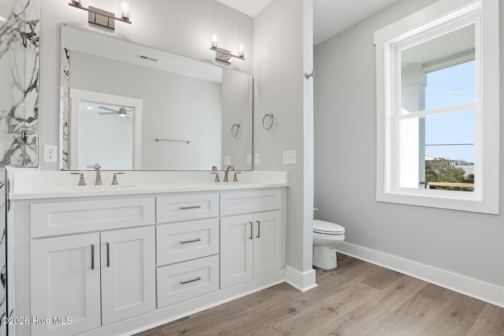 100558491 | Photo 45