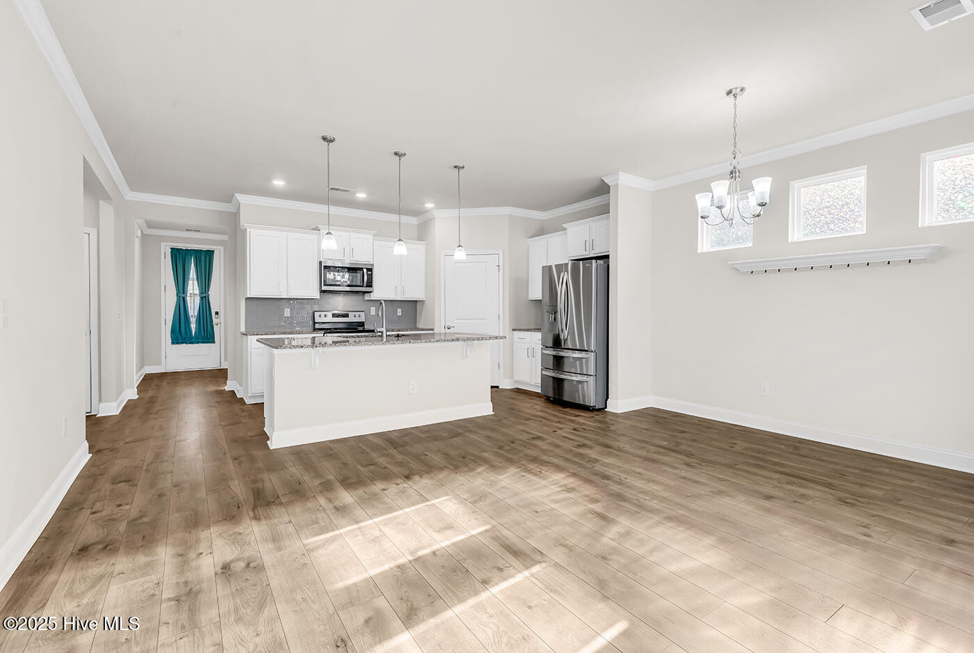 100547571 | Photo 19