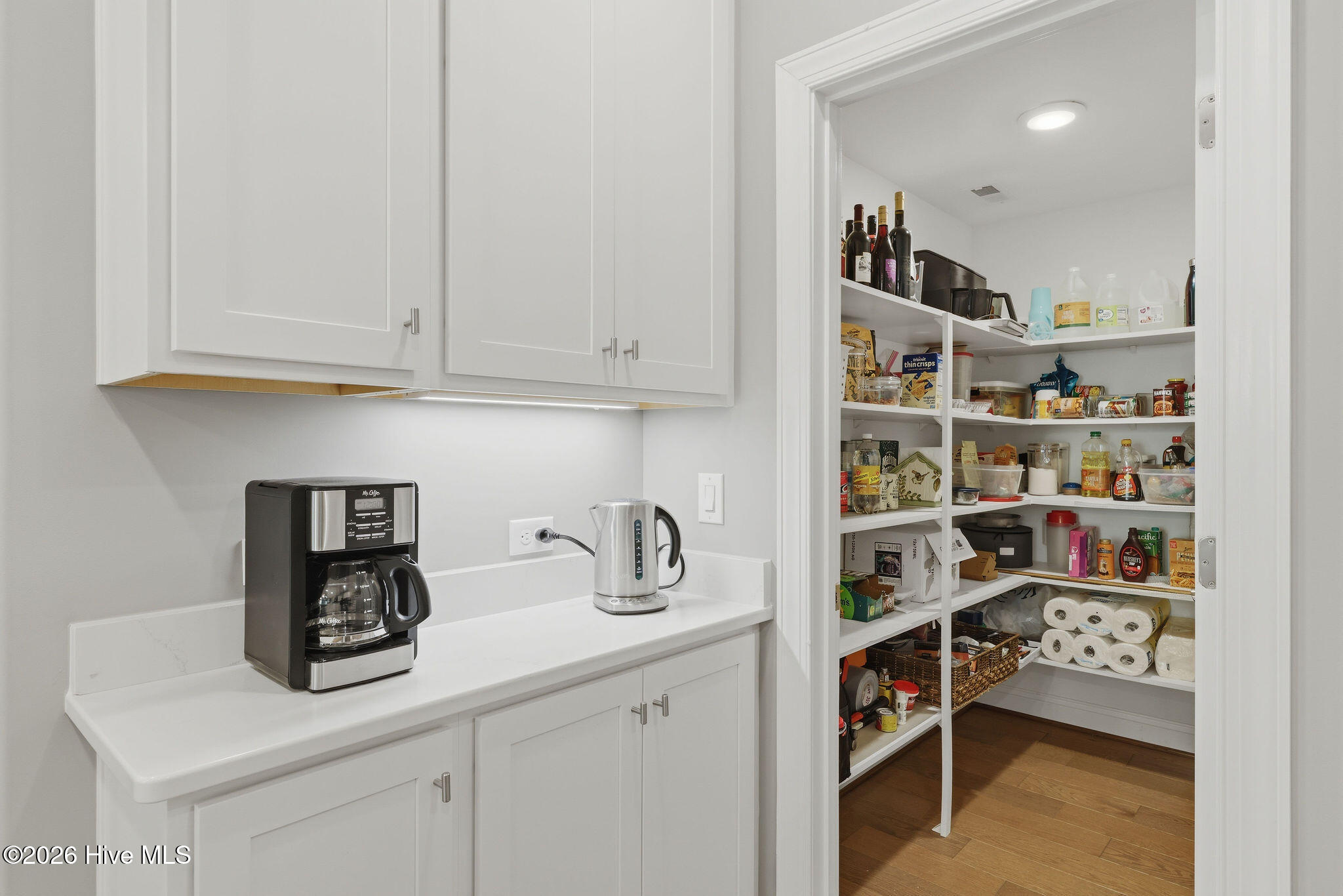 100564757 | Photo 35