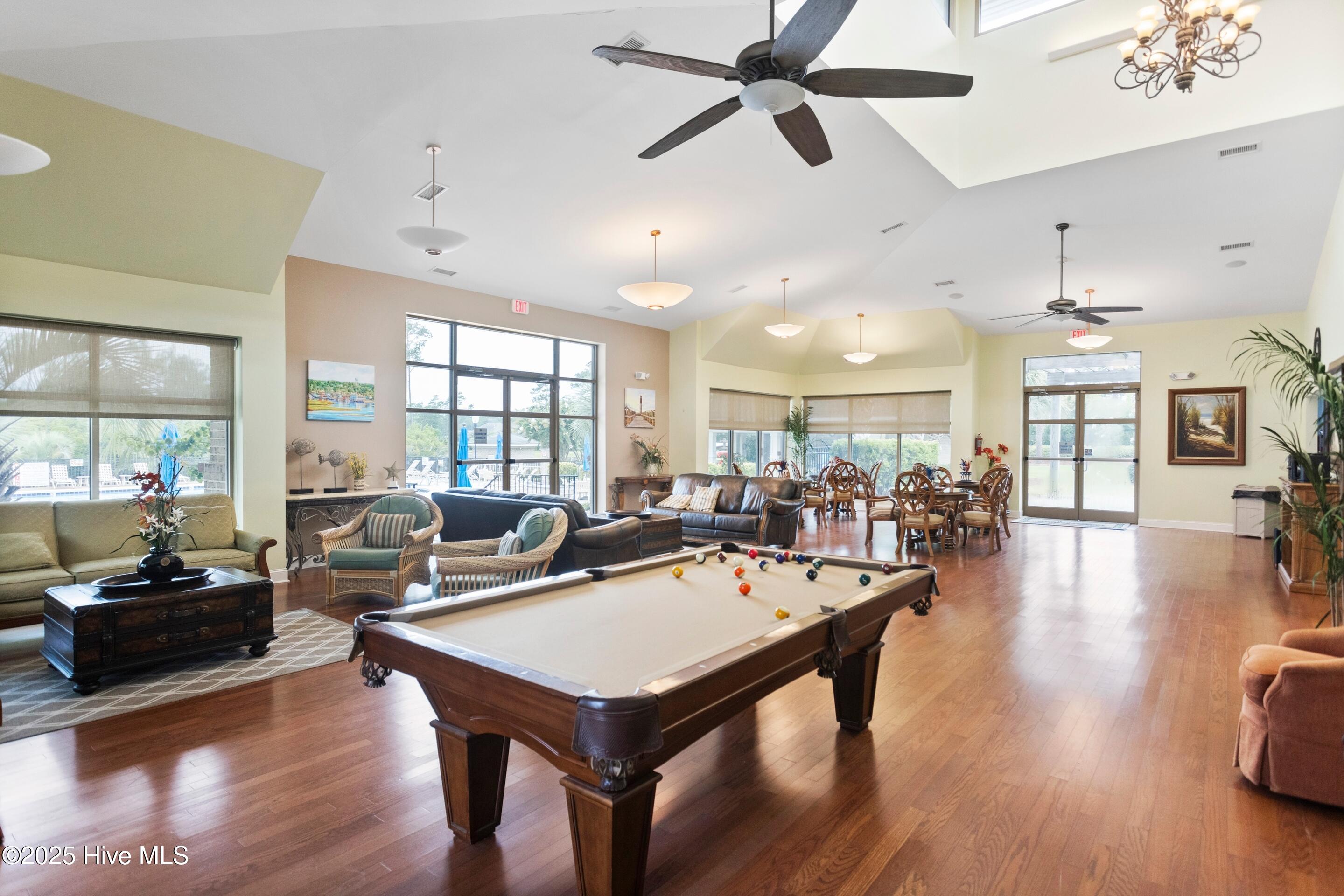 100527165 | Photo 43