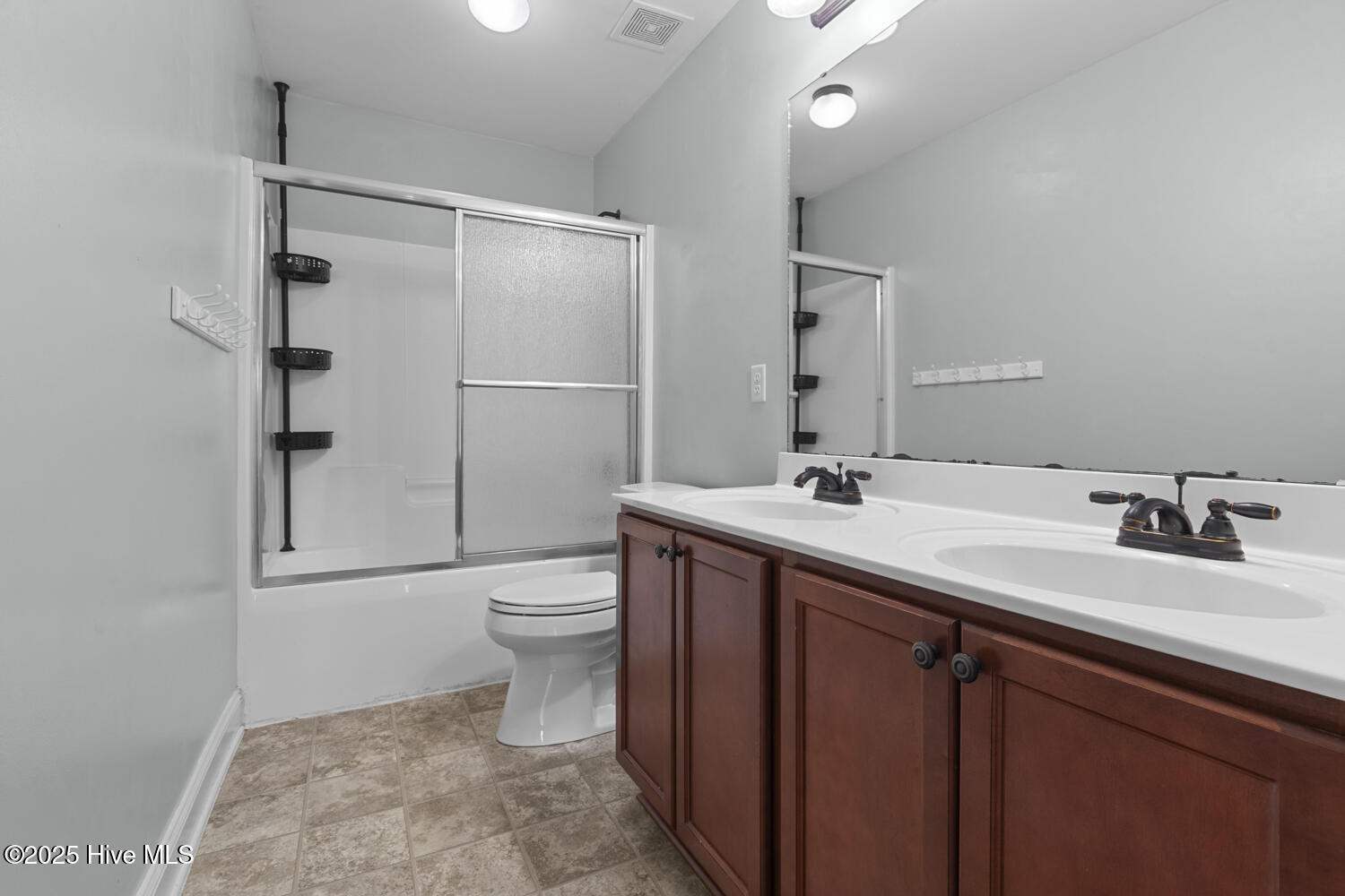 100523446 | Photo 26