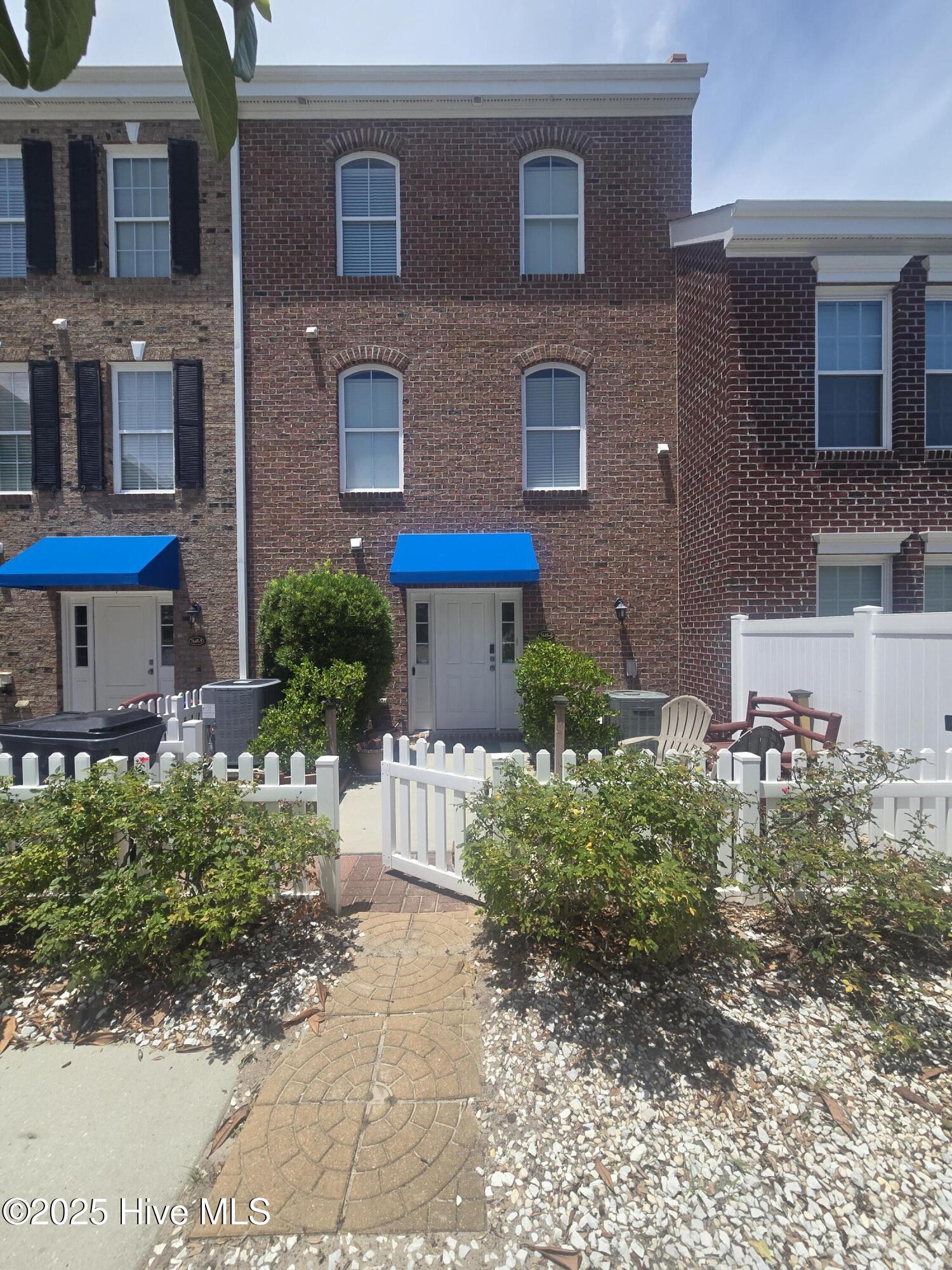 100517924 | Photo 24