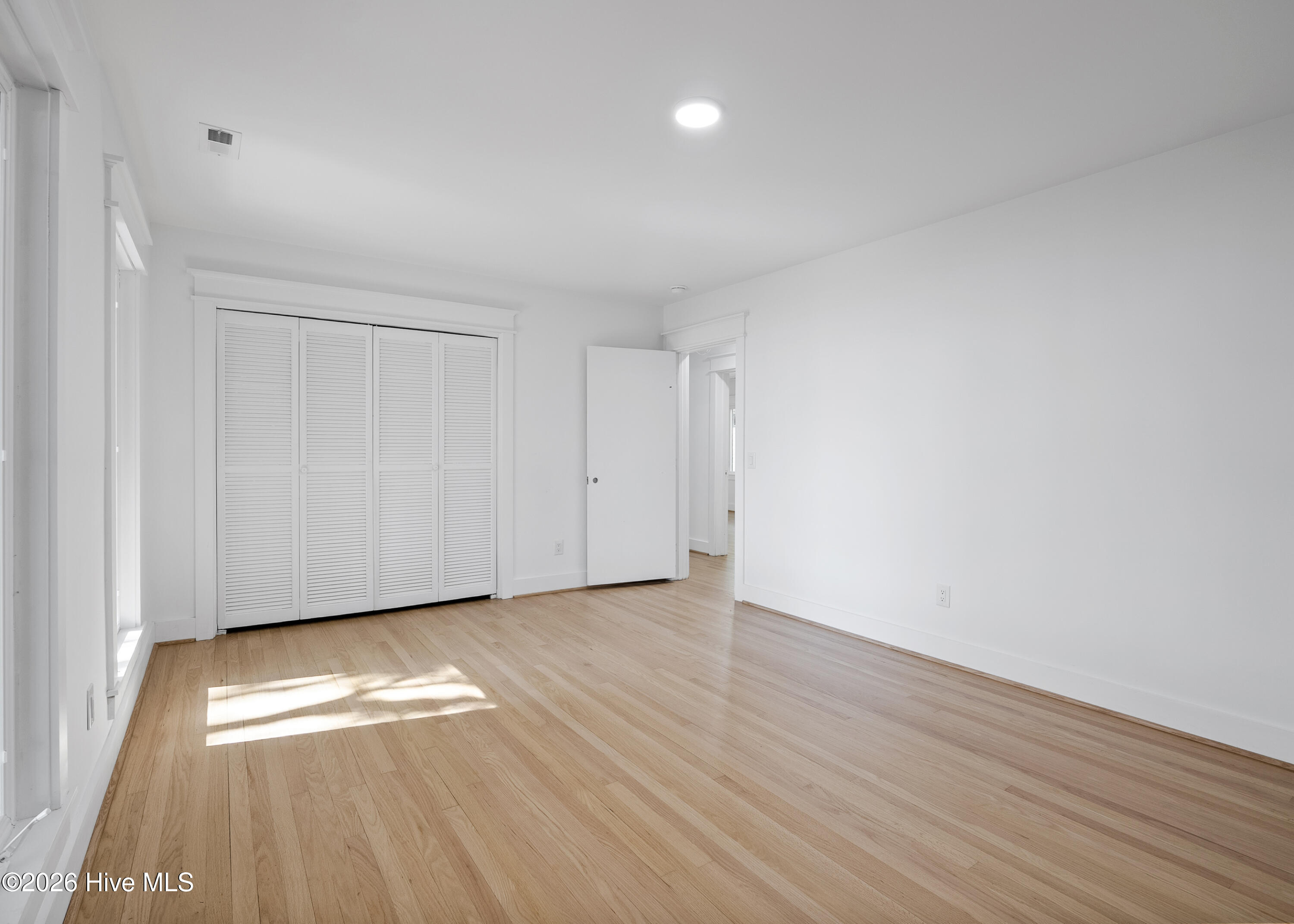 100559476 | Photo 31