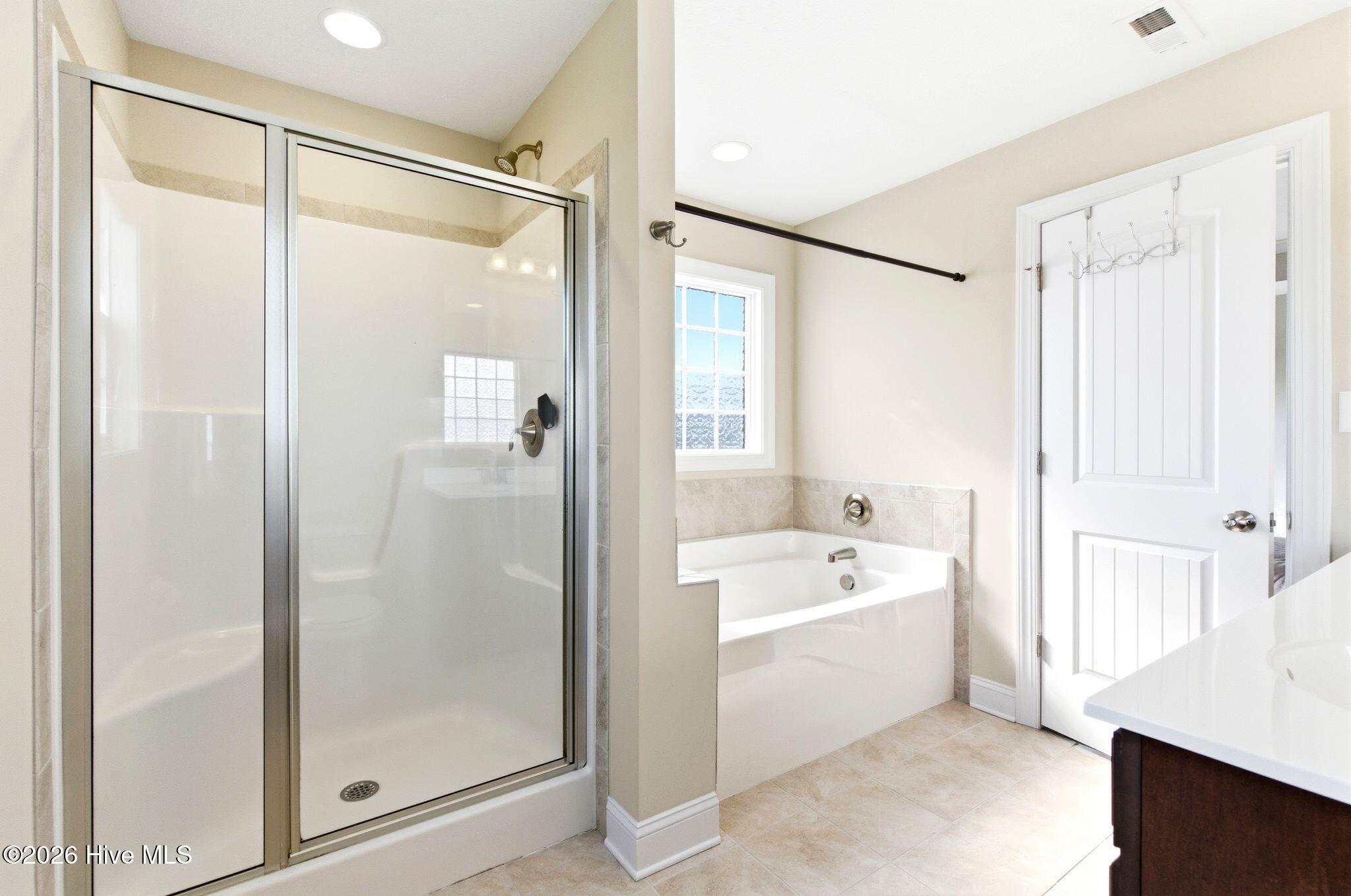 100563998 | Photo 34