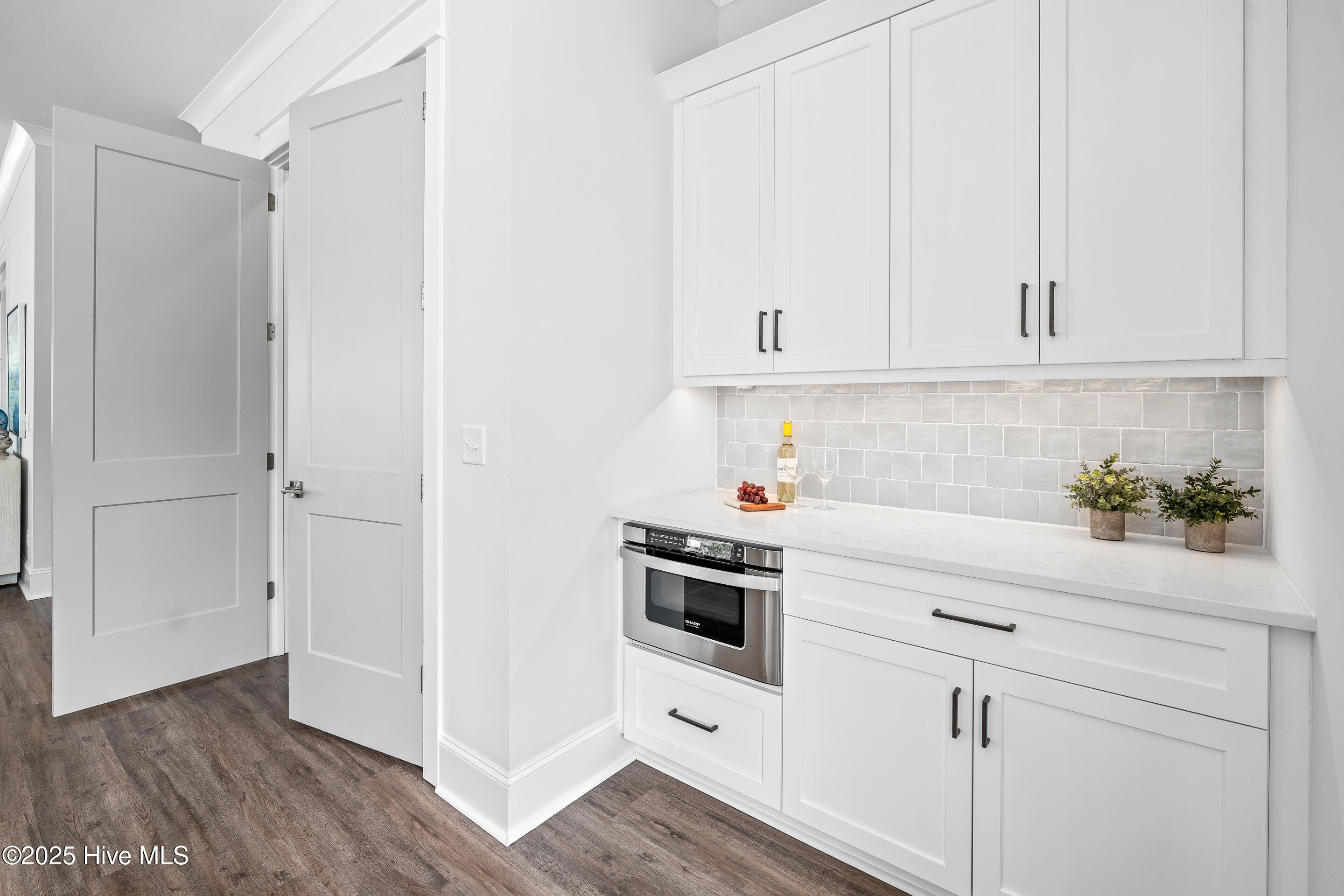 100516528 | Photo 18