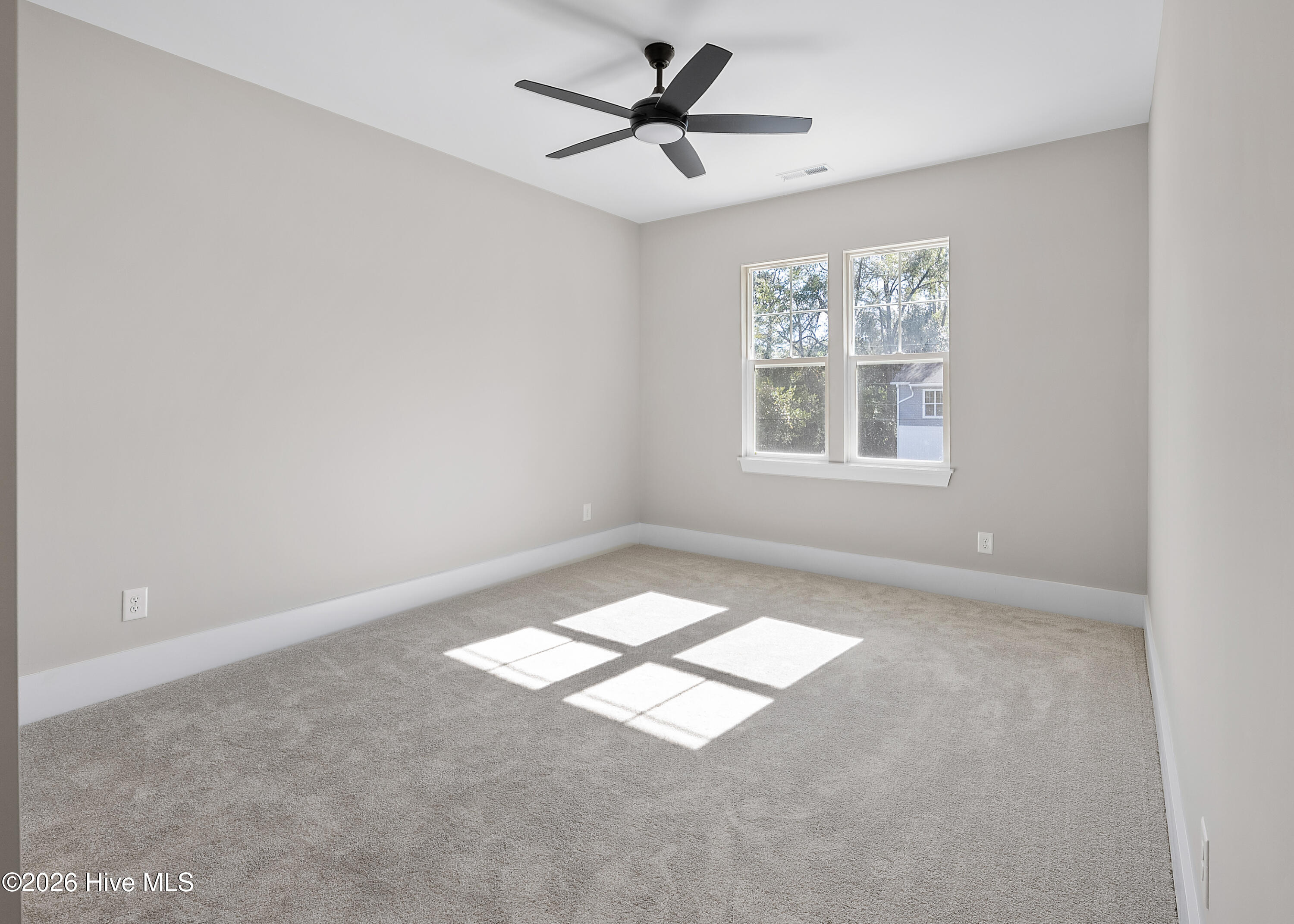 100566286 | Photo 29