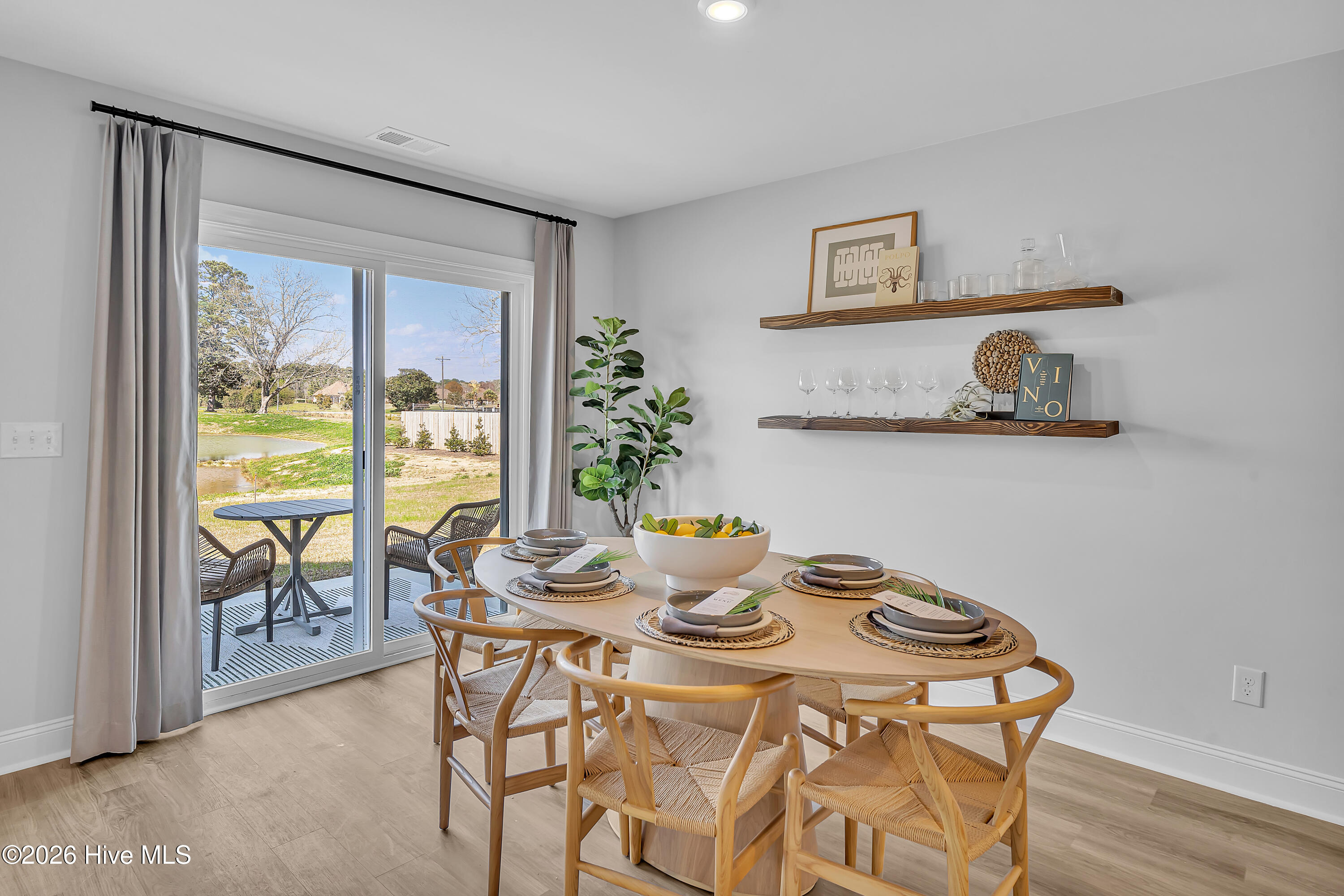 100566299 | Photo 15