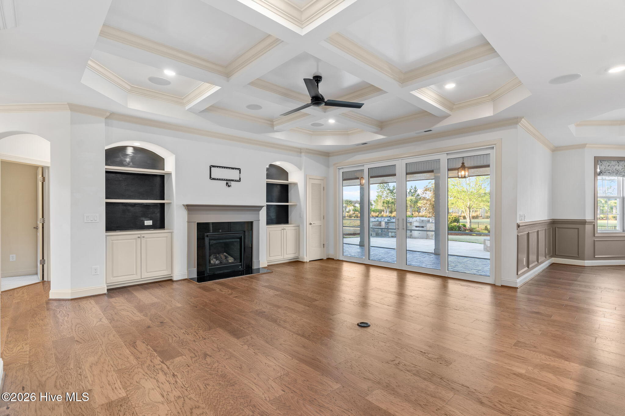 100566700 | Photo 13