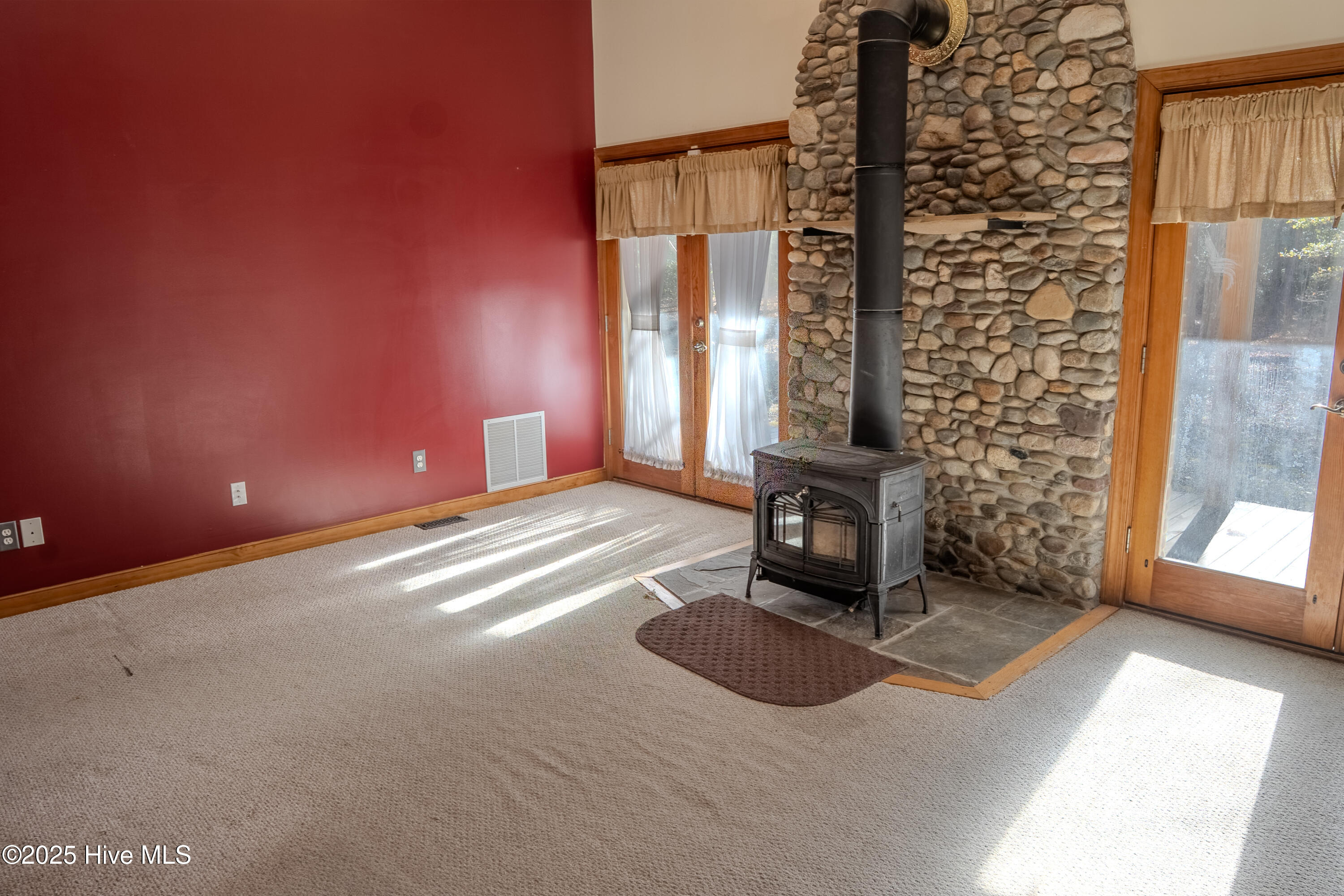 100548871 | Photo 18