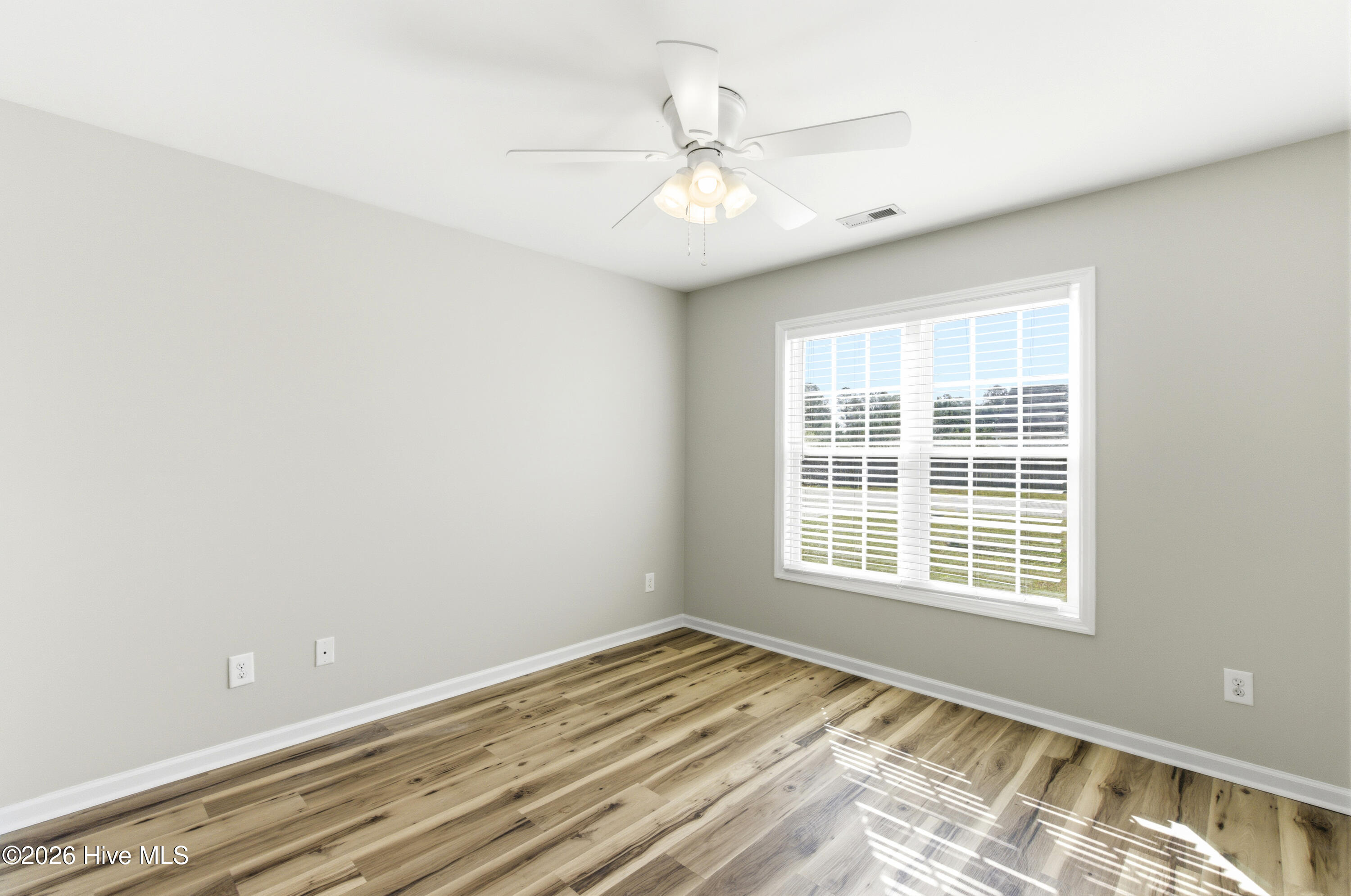 100564497 | Photo 22