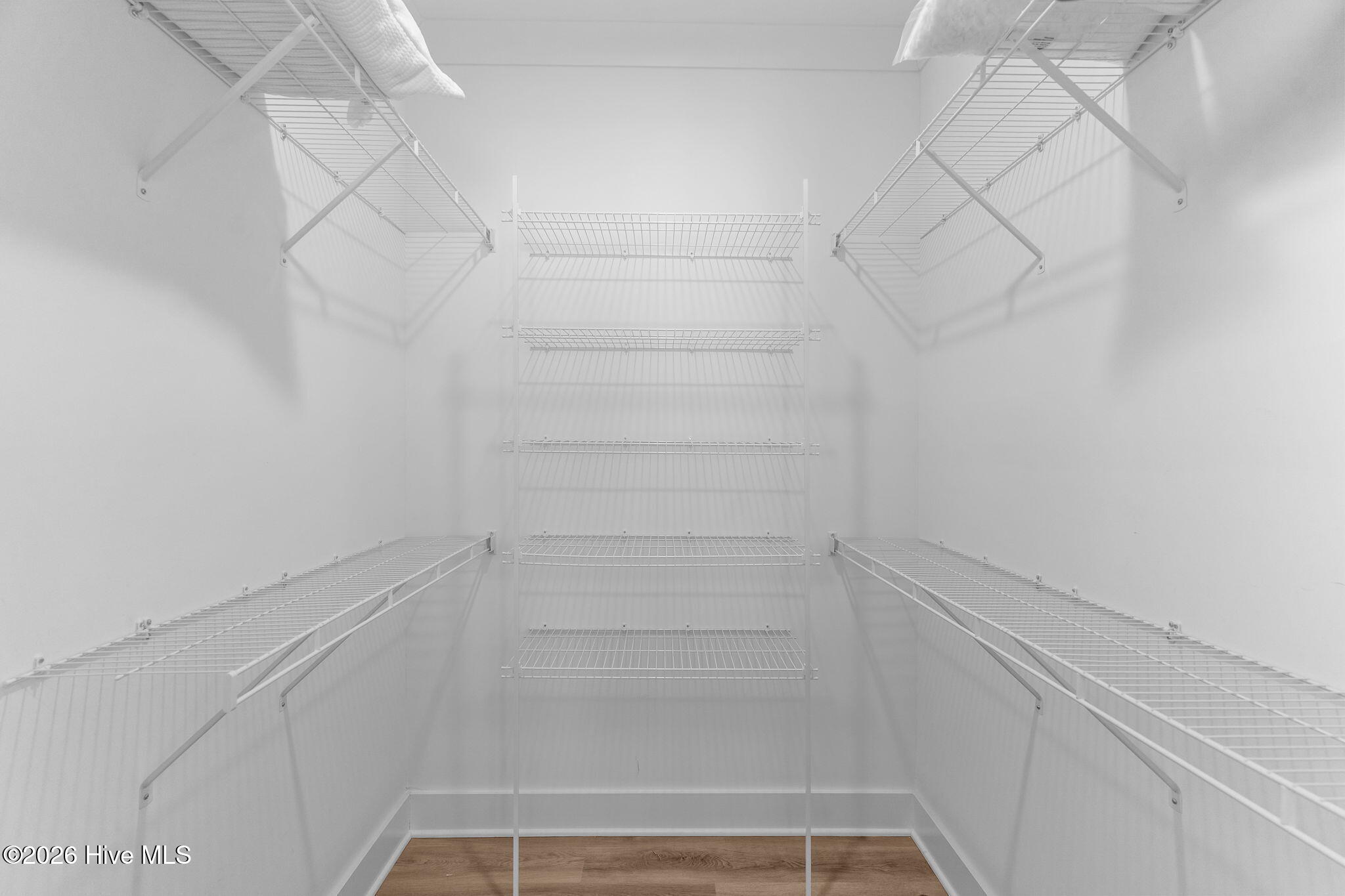 100547454 | Photo 21