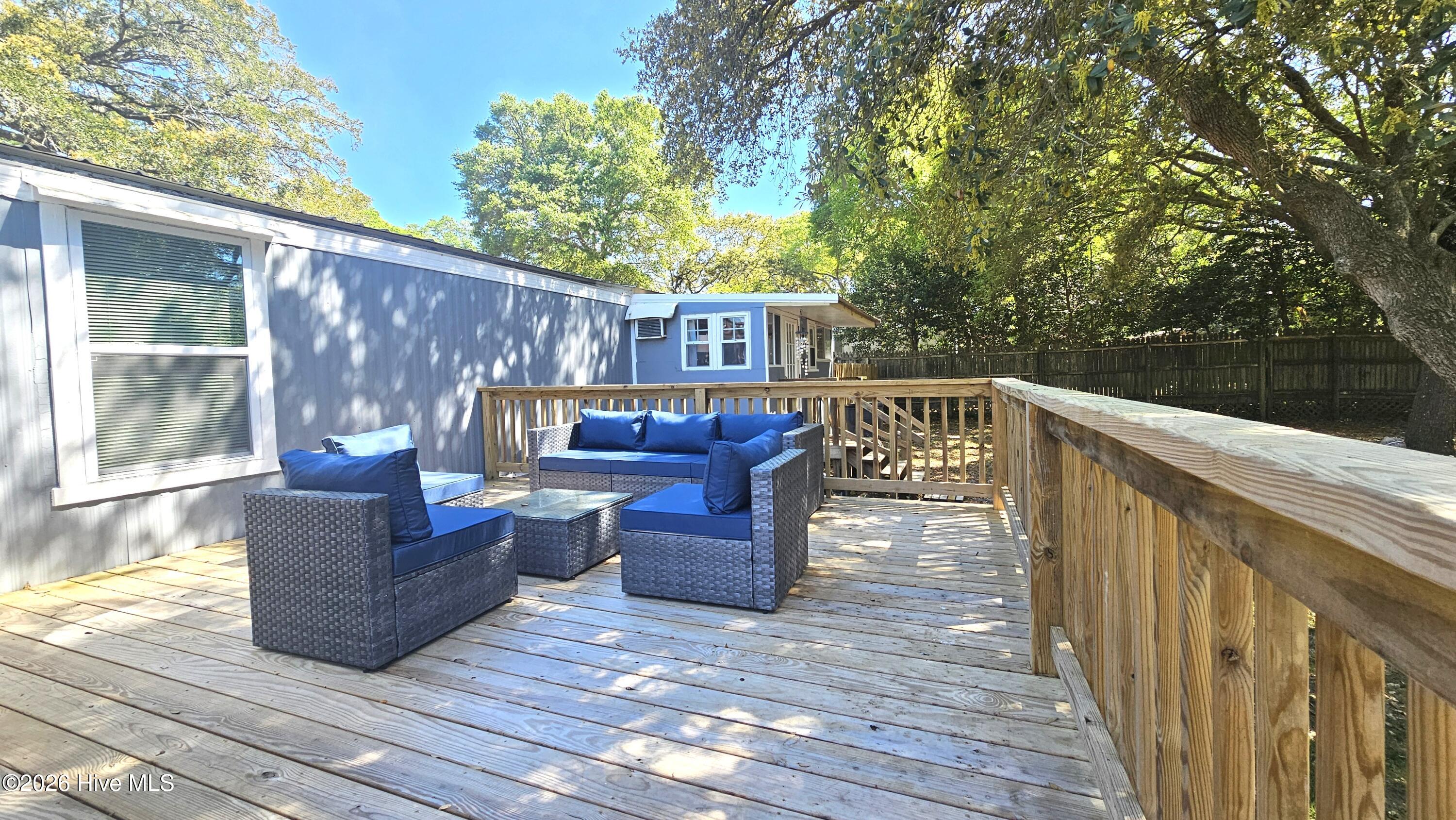 100567850 | Photo 19