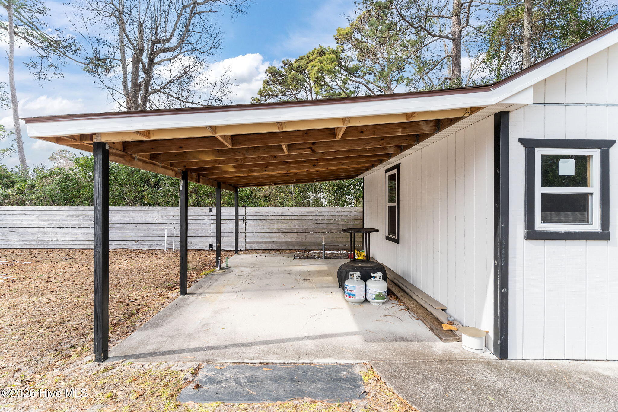 100552311 | Photo 46