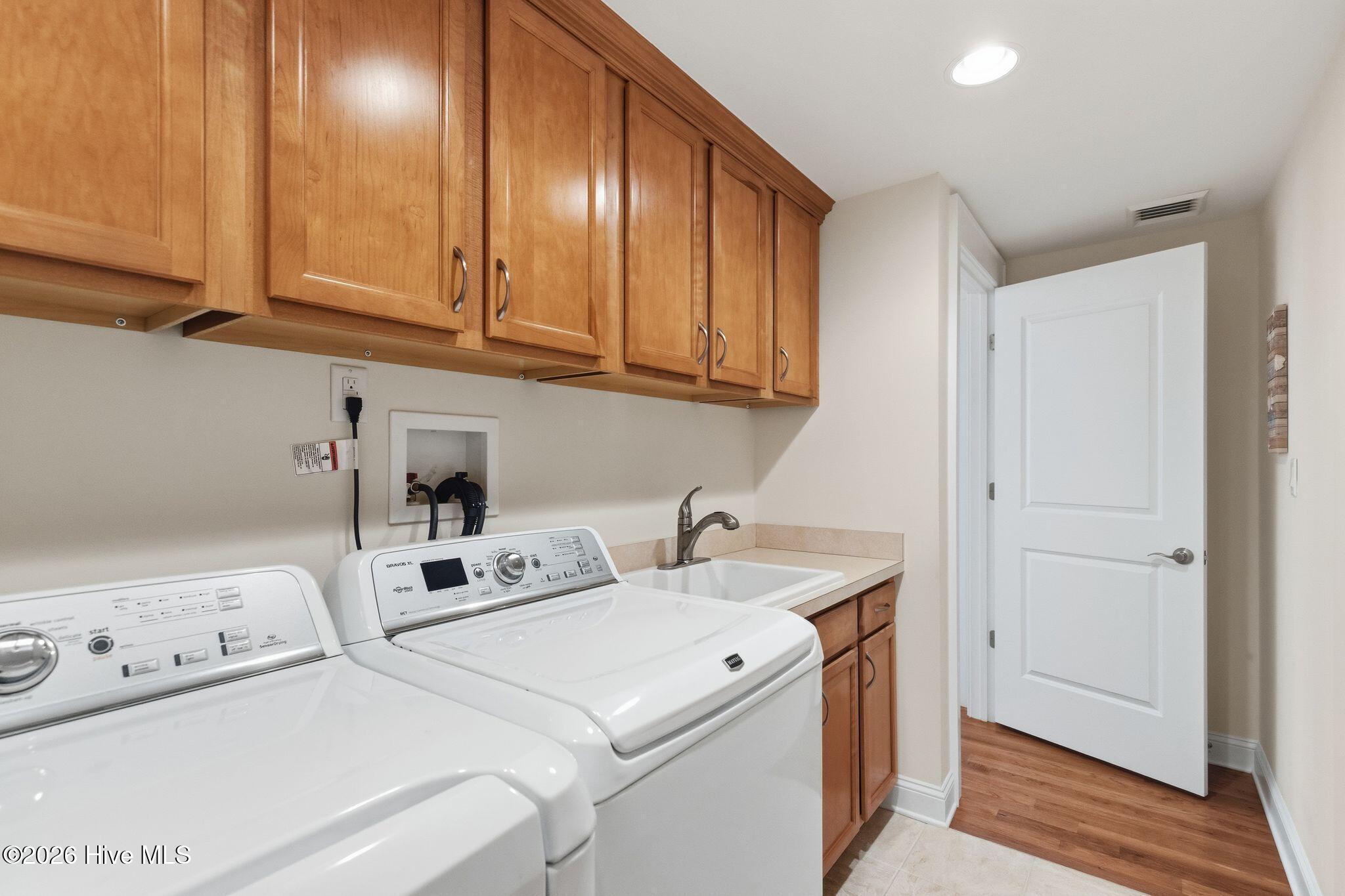 100553774 | Photo 72