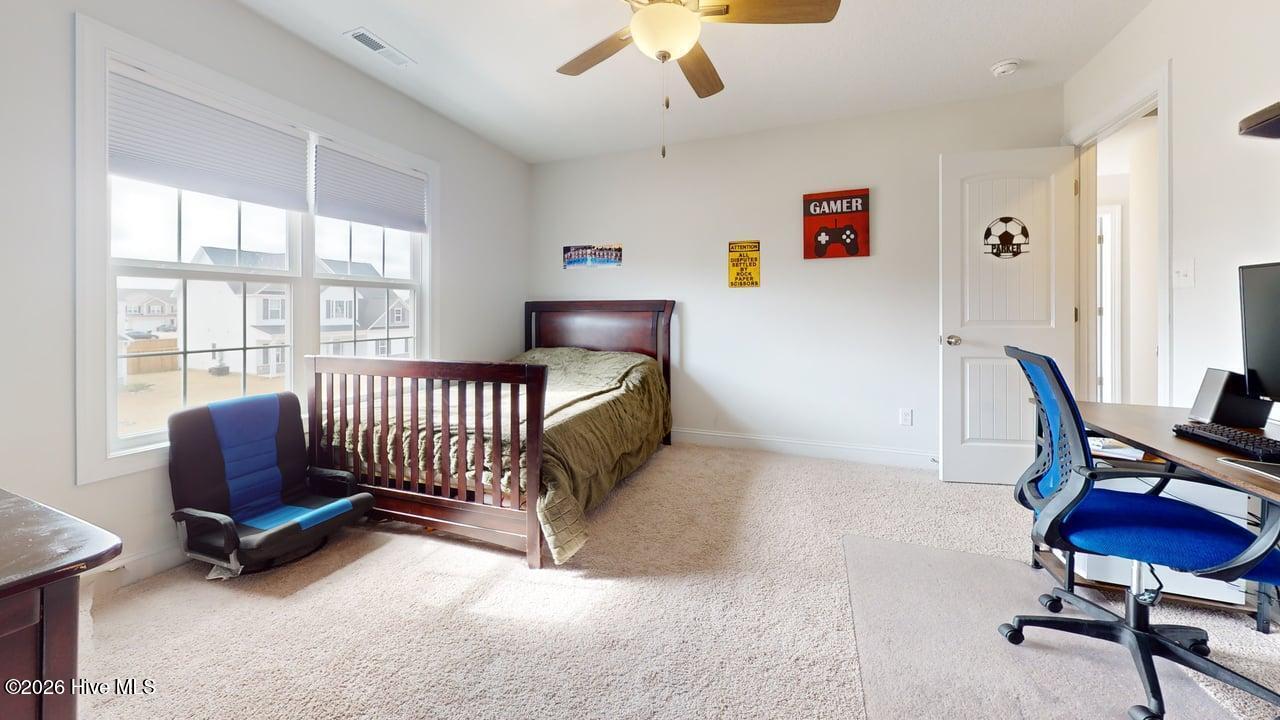 100559216 | Photo 38