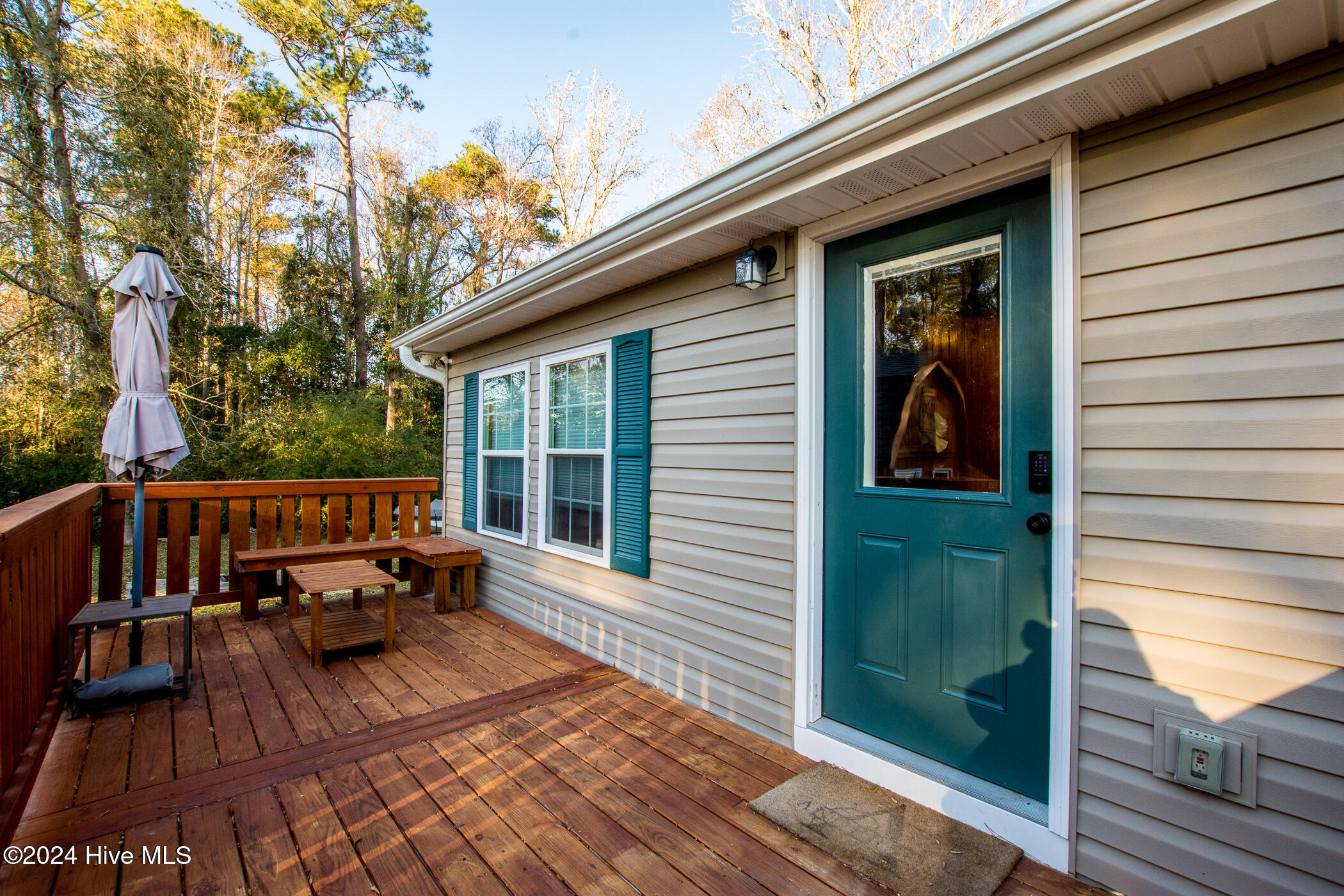 100552342 | Photo 40