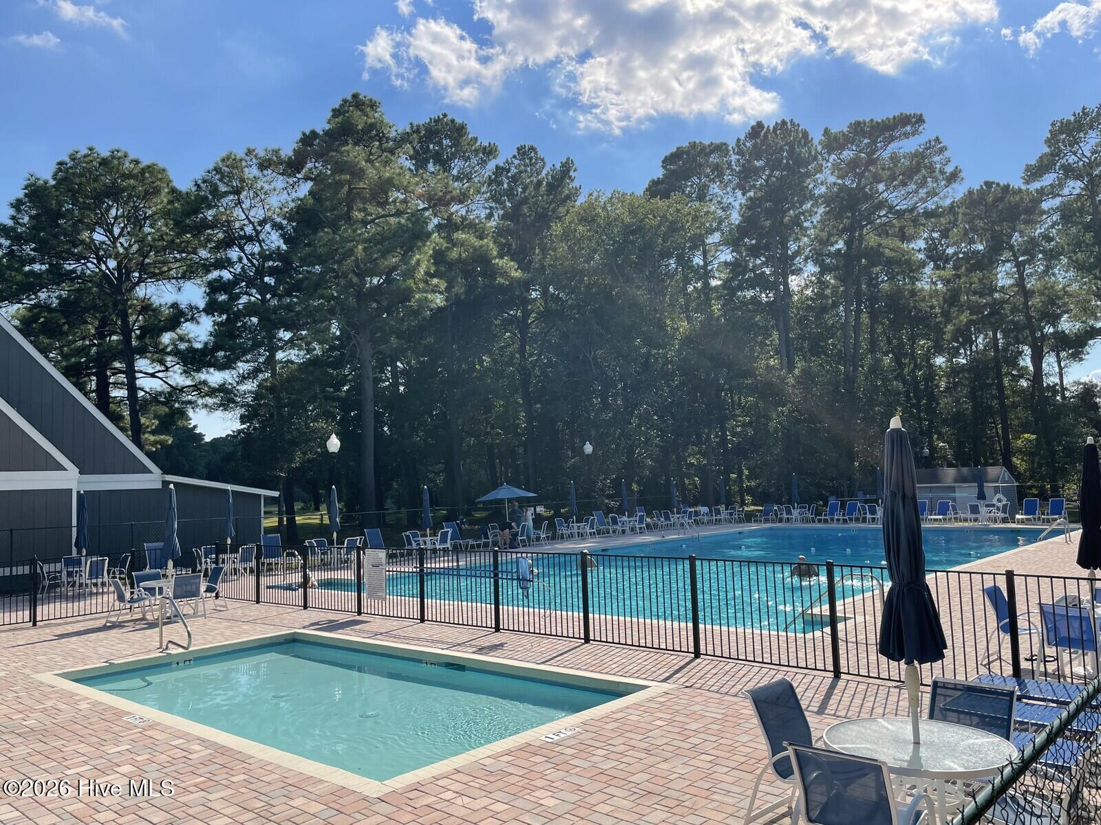 100569681 | Photo 15