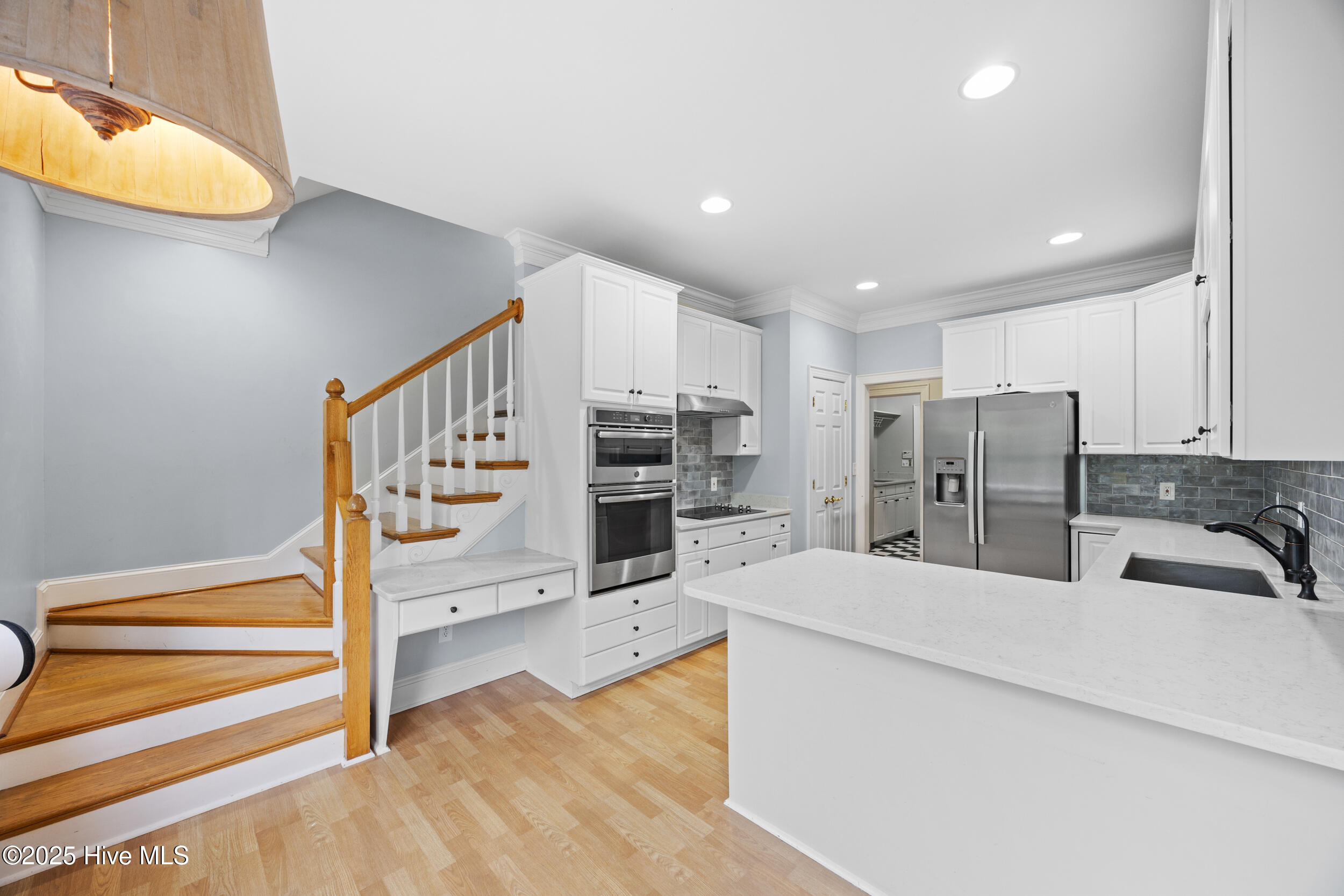 100538720 | Photo 21