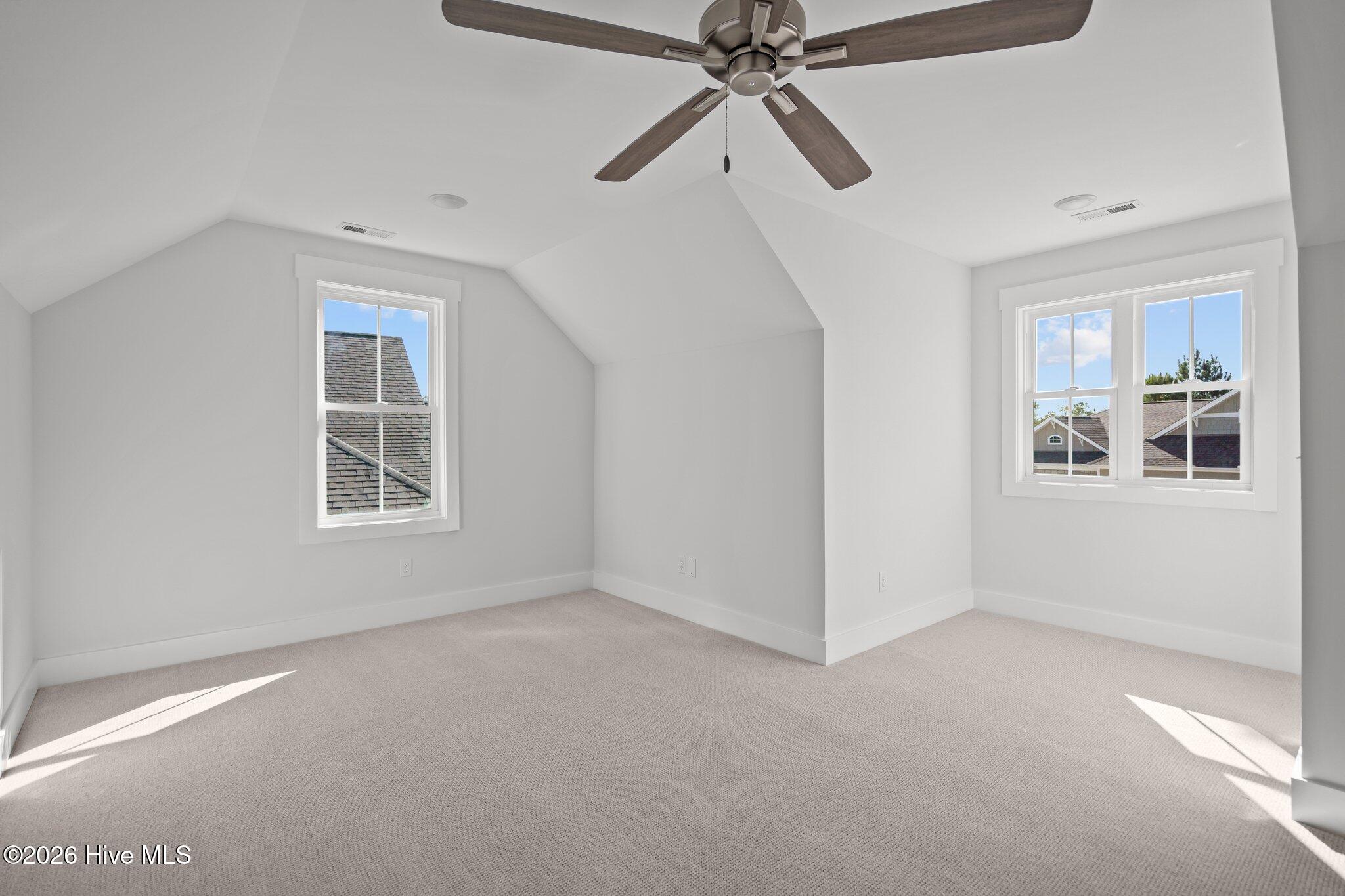 100556568 | Photo 27