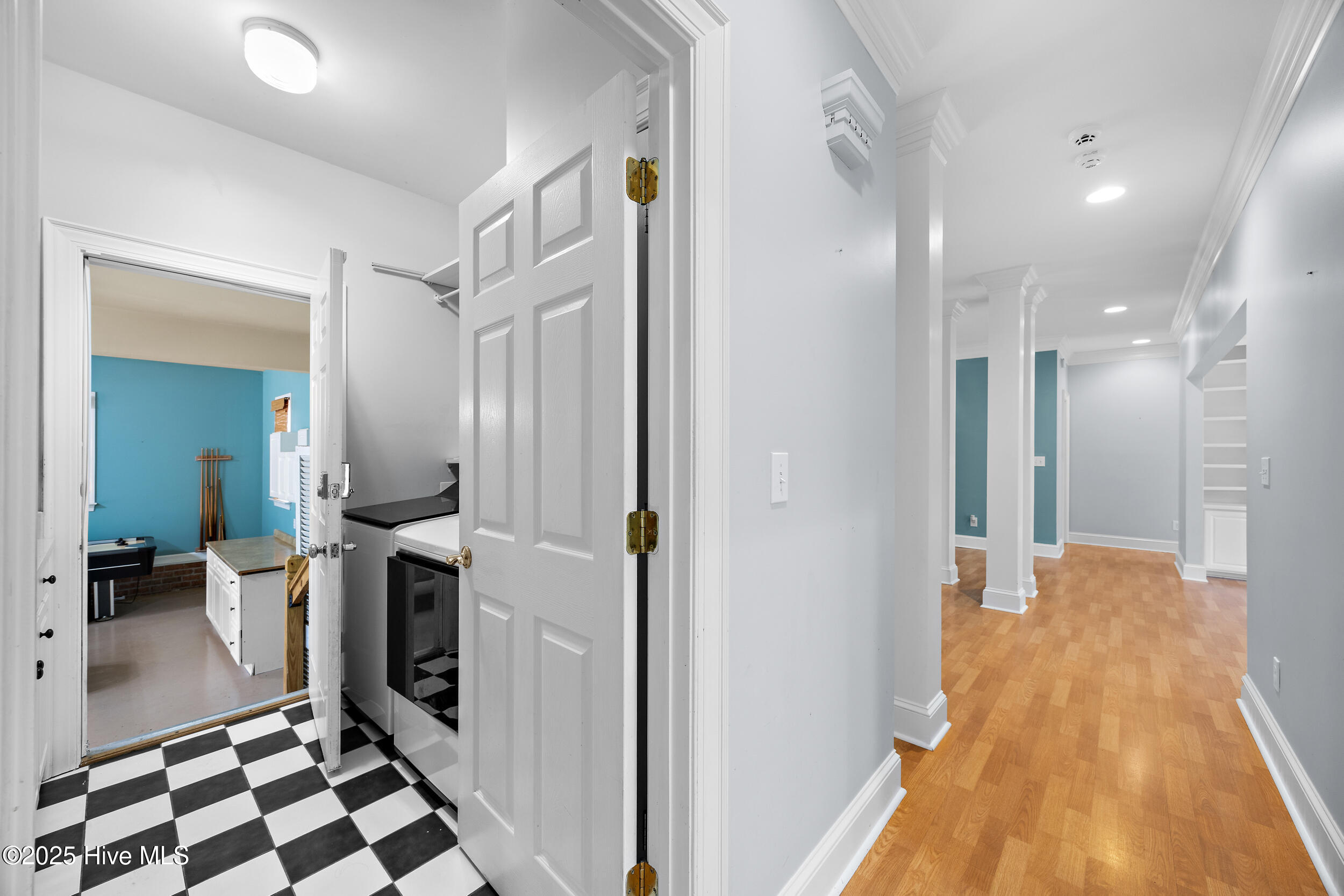 100538720 | Photo 35