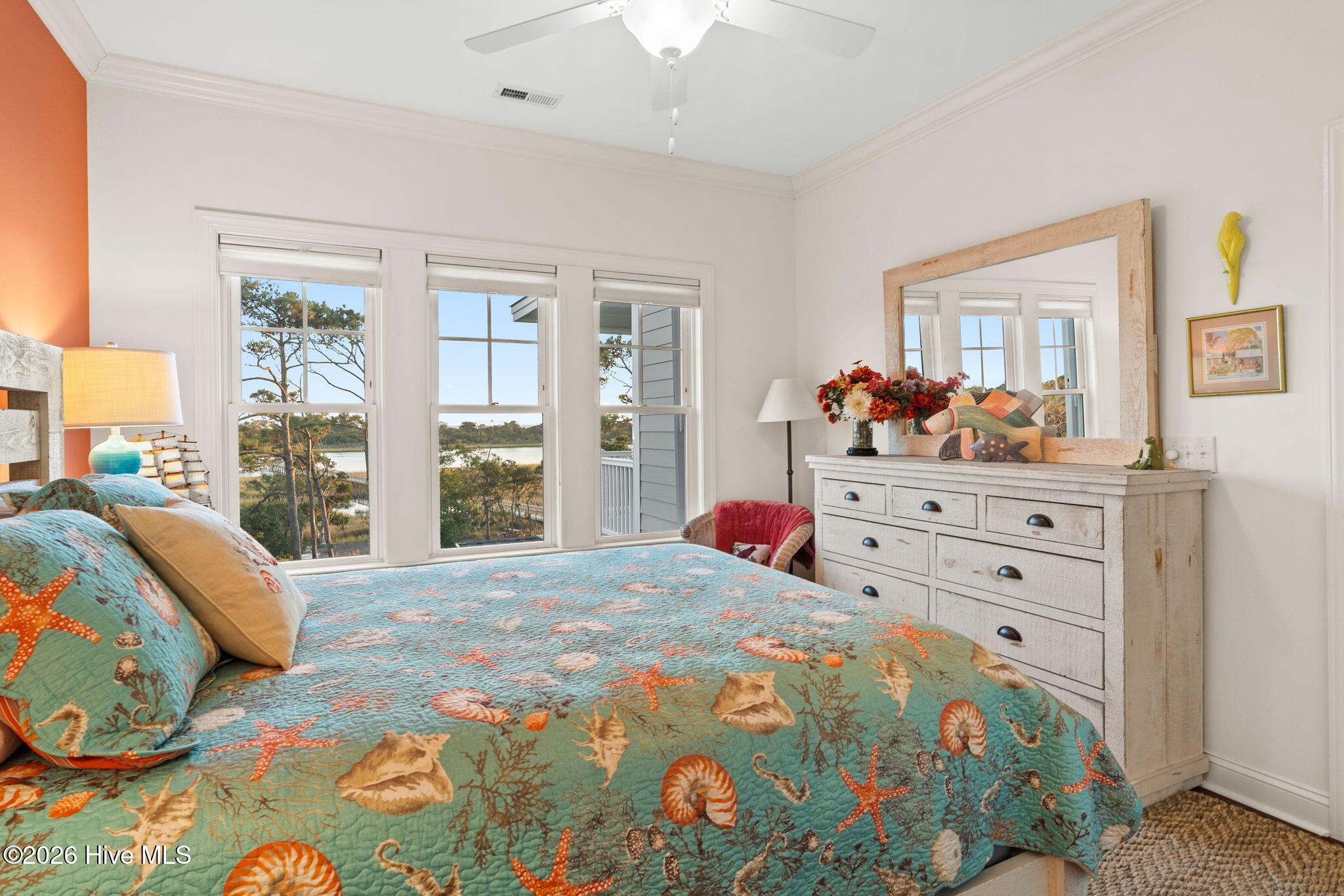 100549947 | Photo 47