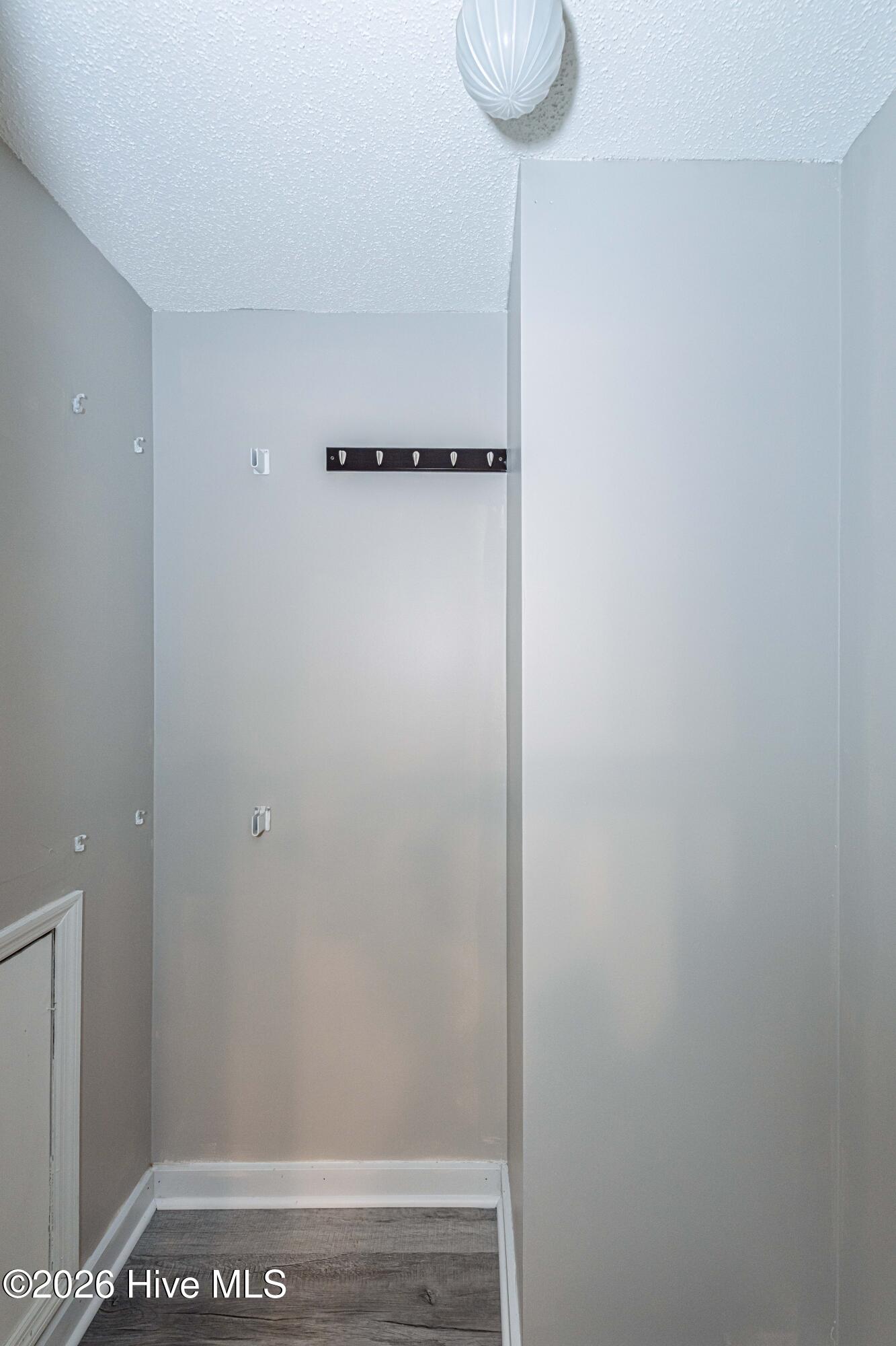 100568422 | Photo 35