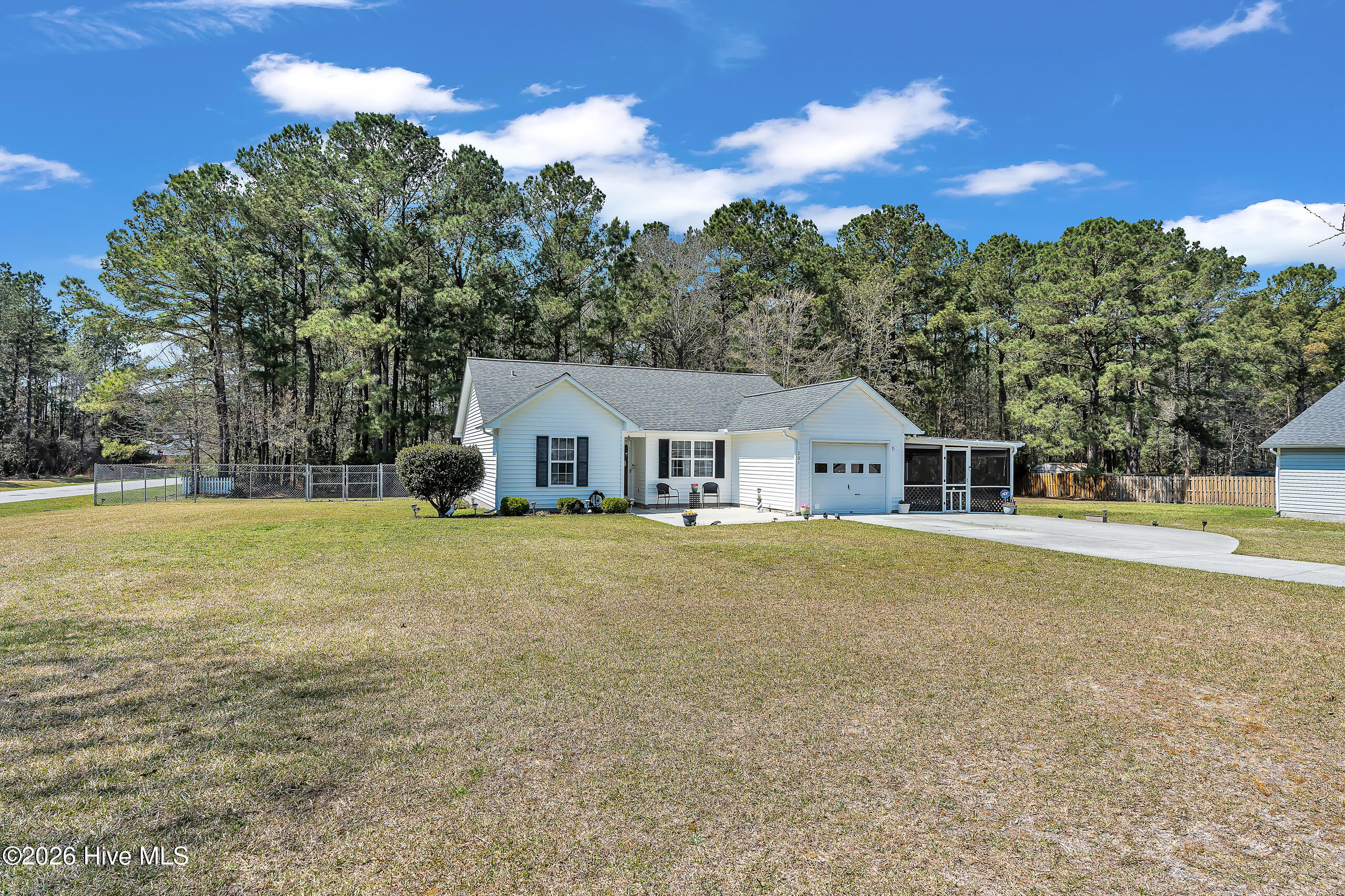 100563570 | Photo 28