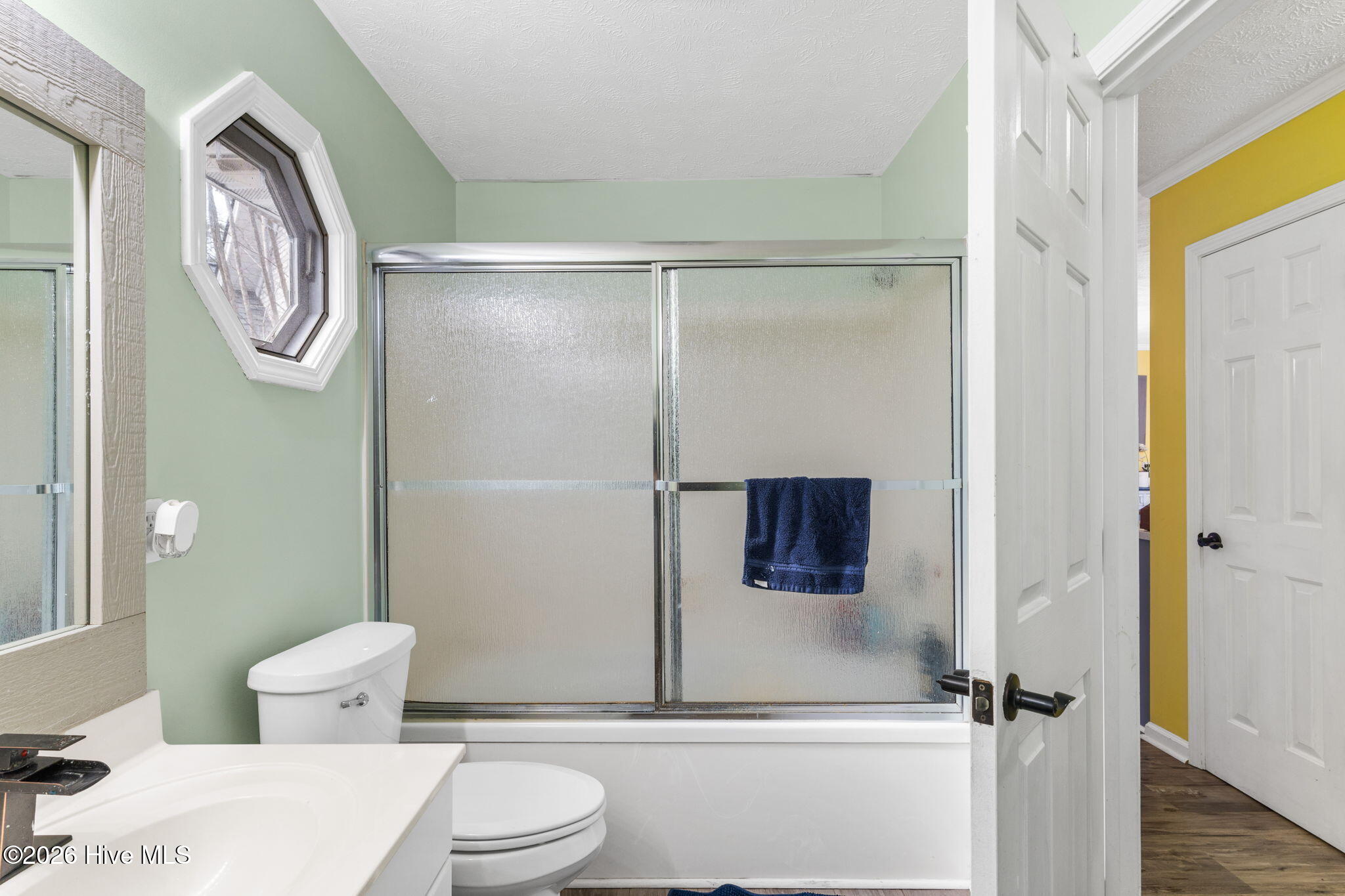 100556346 | Photo 14