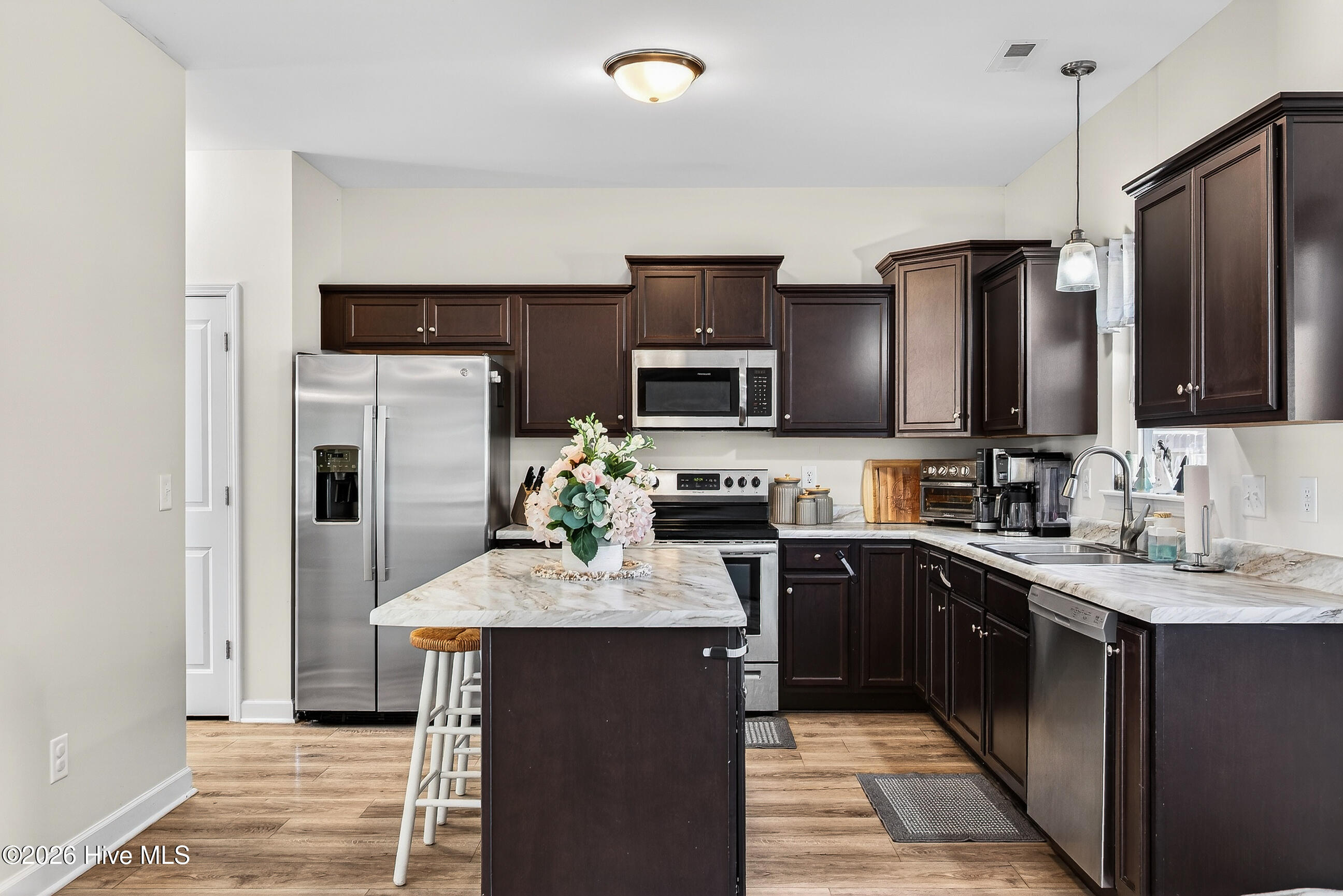 100558080 | Photo 11