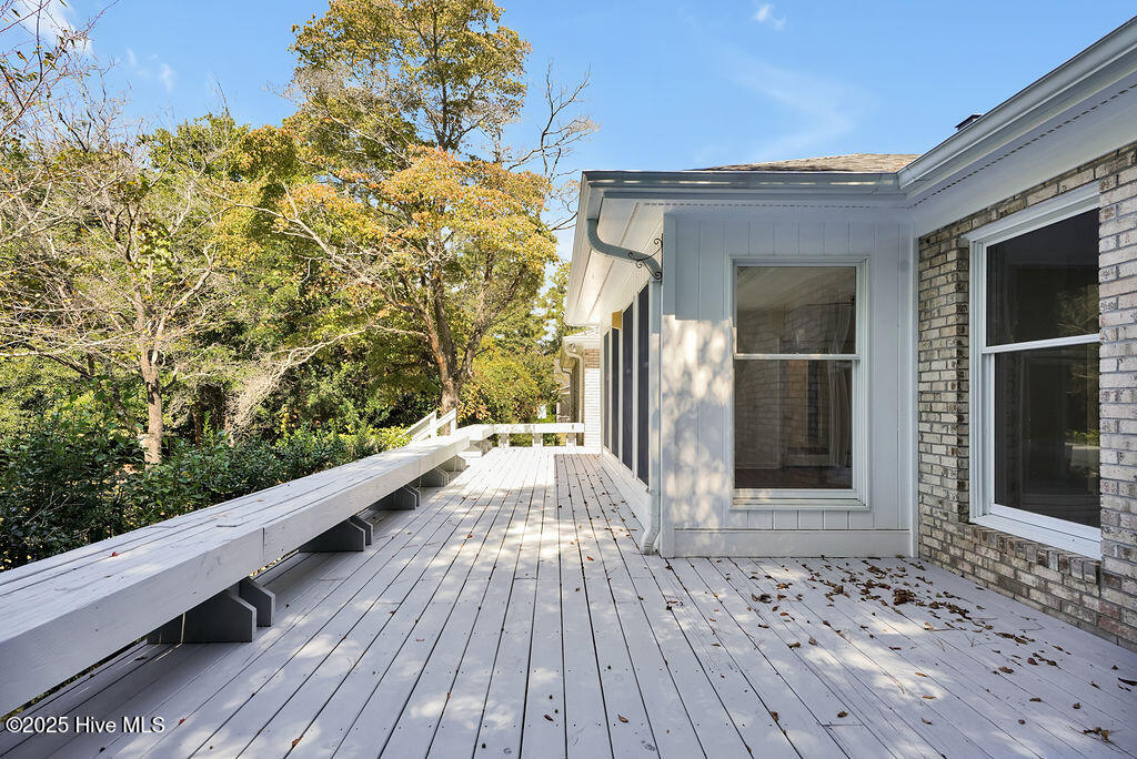 100532776 | Photo 31