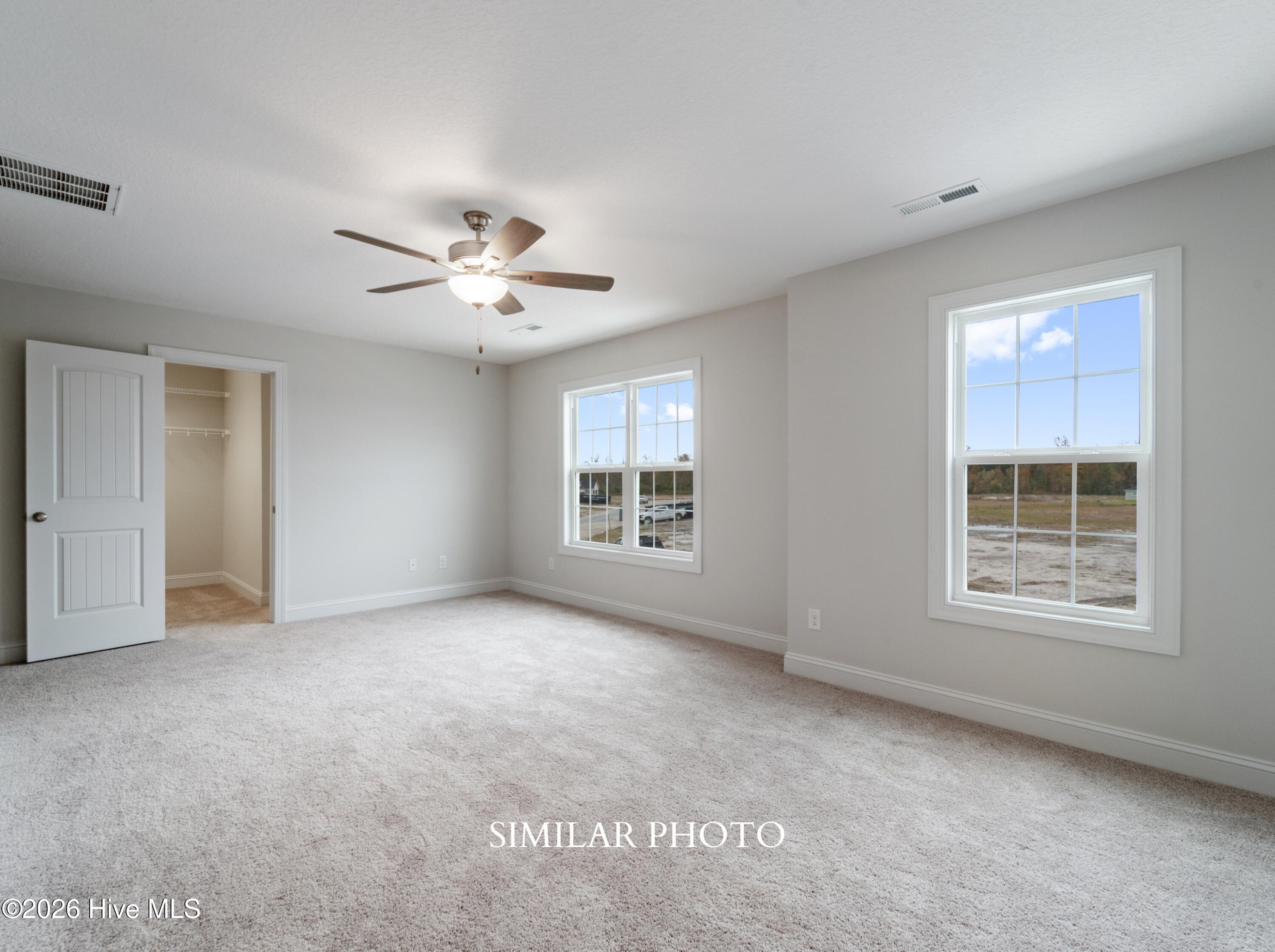 100563067 | Photo 14