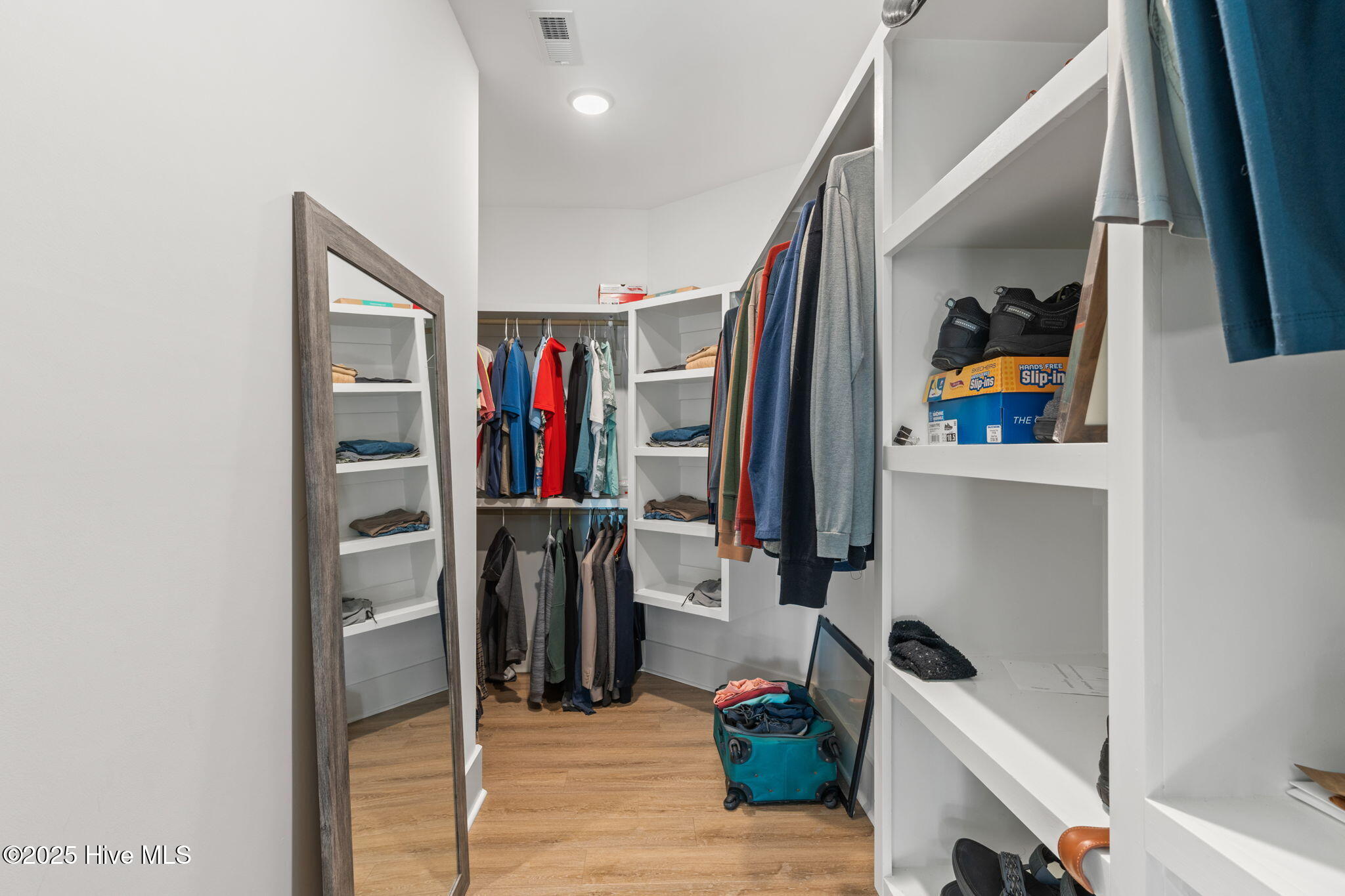 100534484 | Photo 43