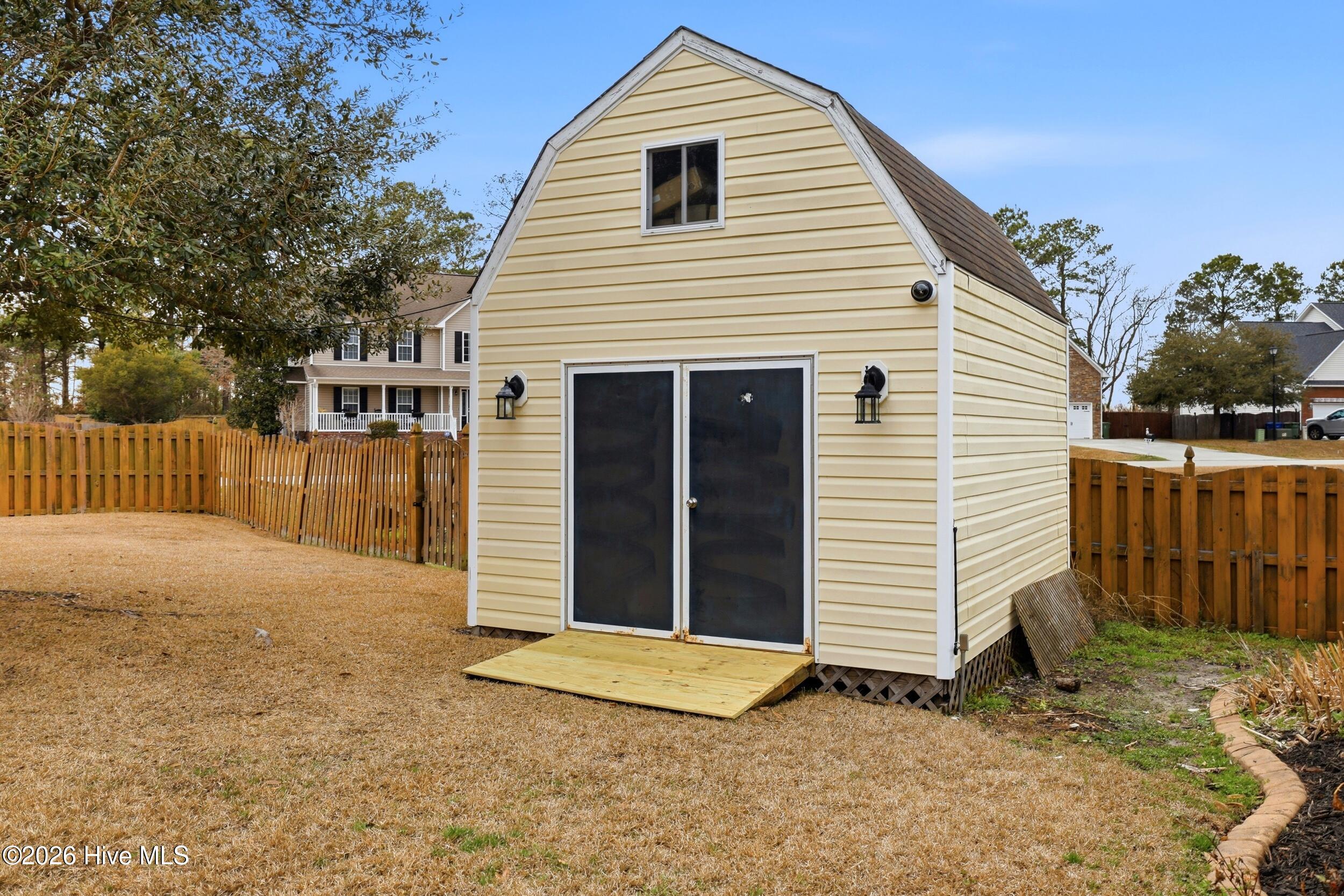 100558119 | Photo 40