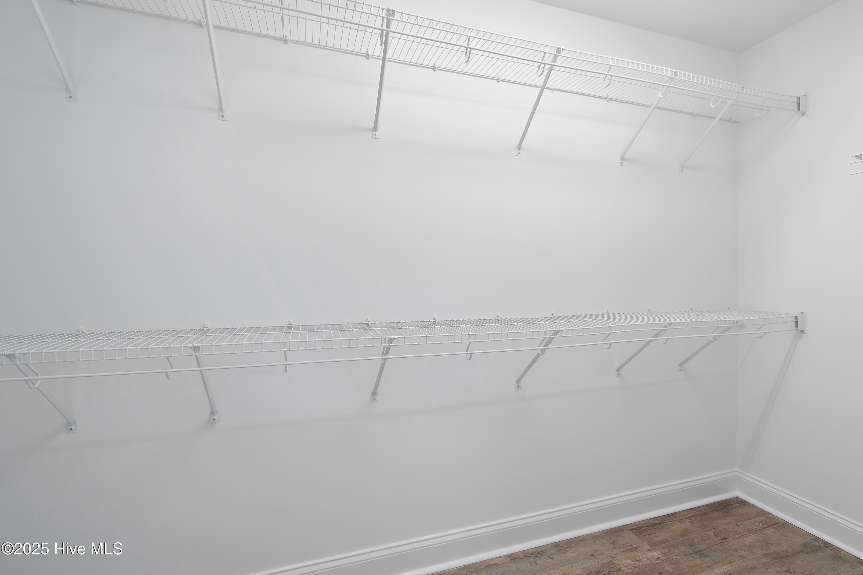 100527568 | Photo 23