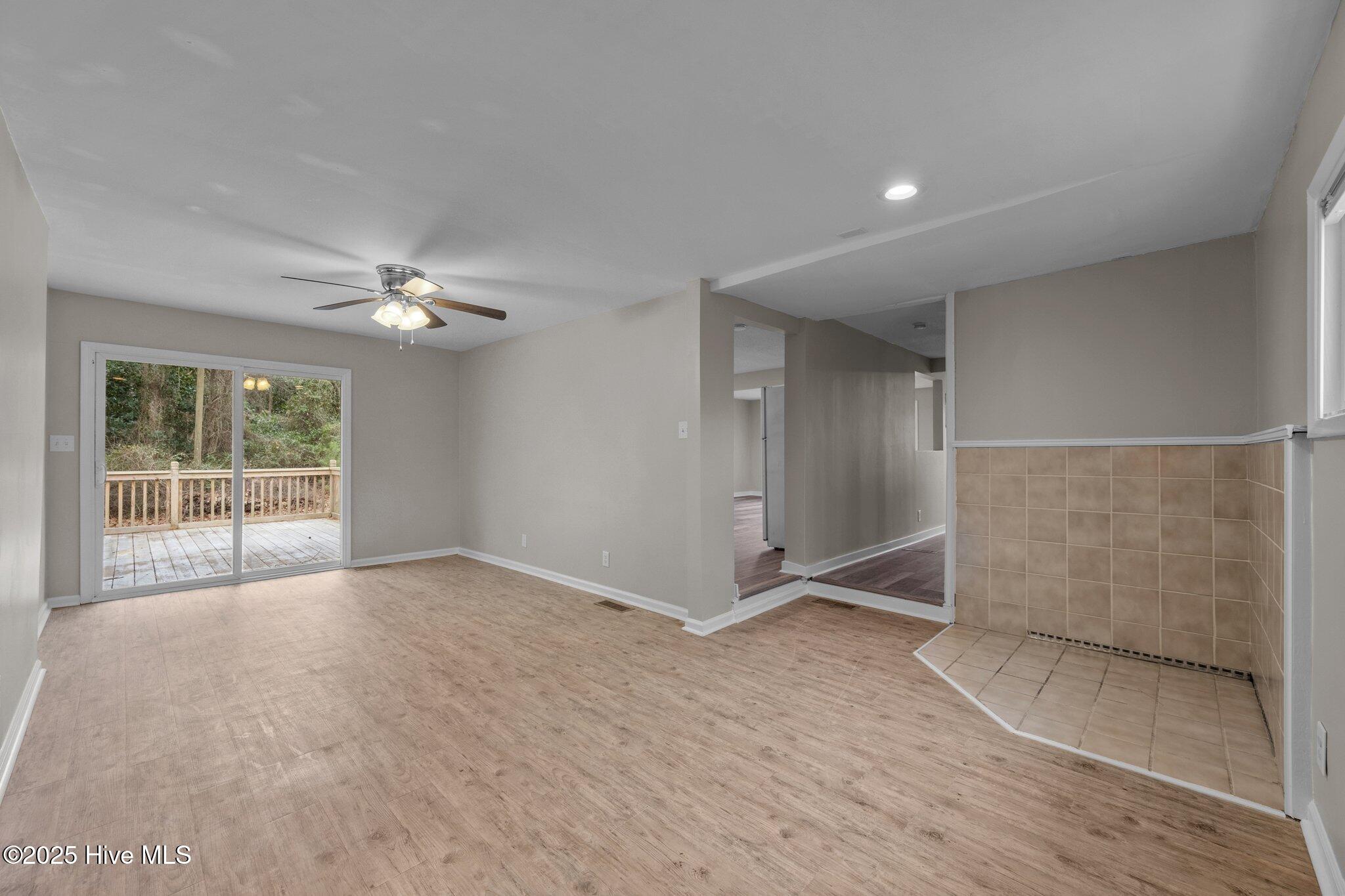 100568304 | Photo 15