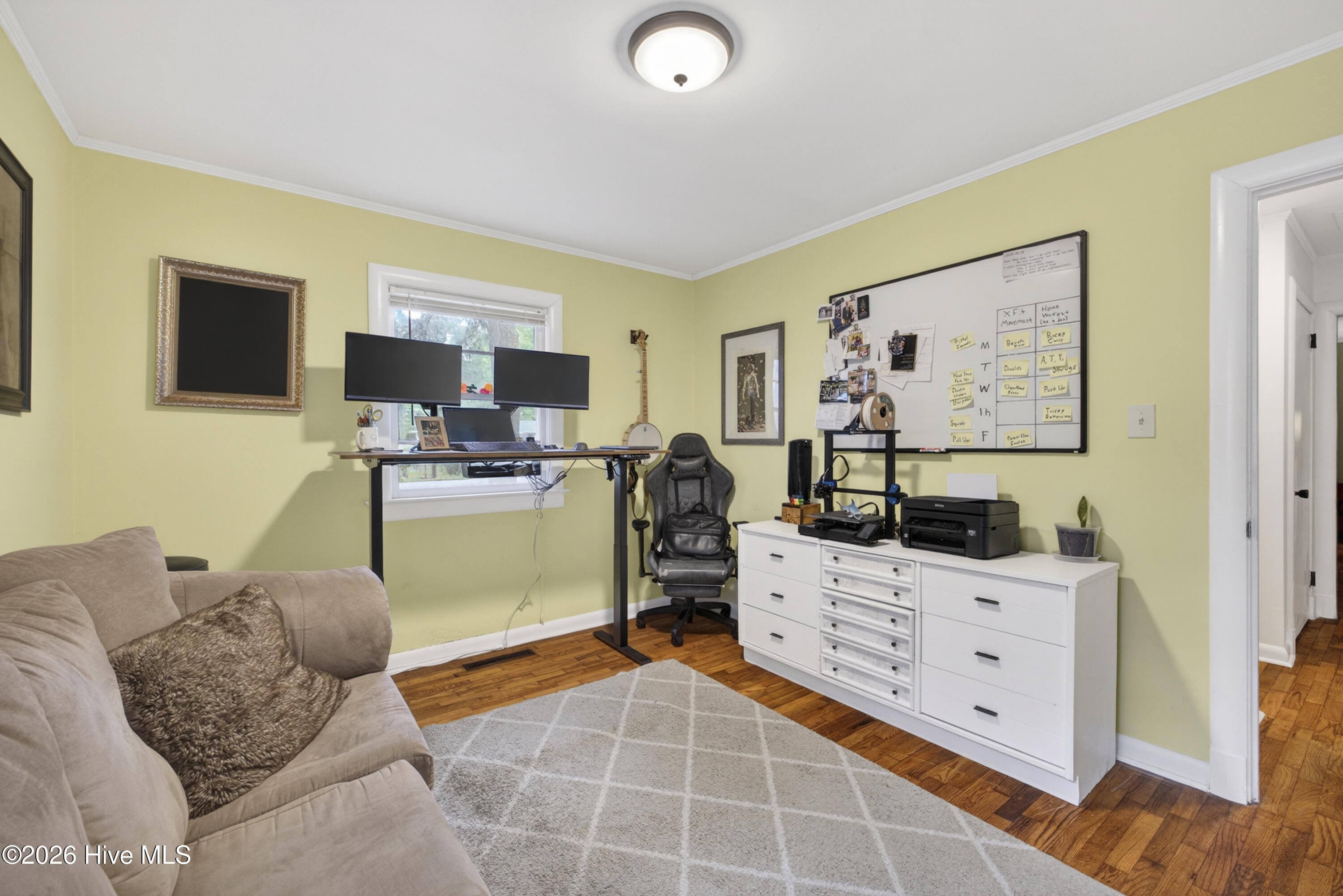 100570211 | Photo 35