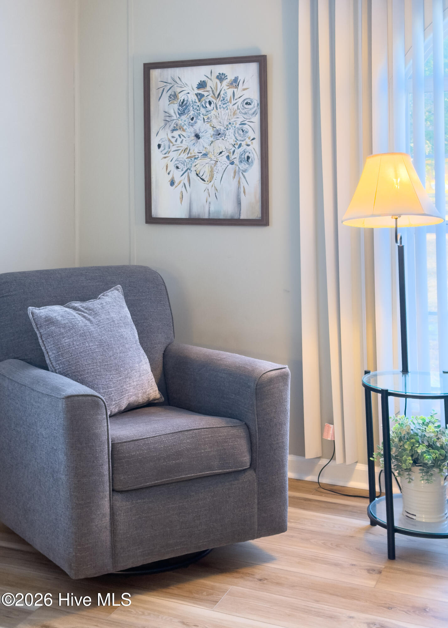 100548742 | Photo 16