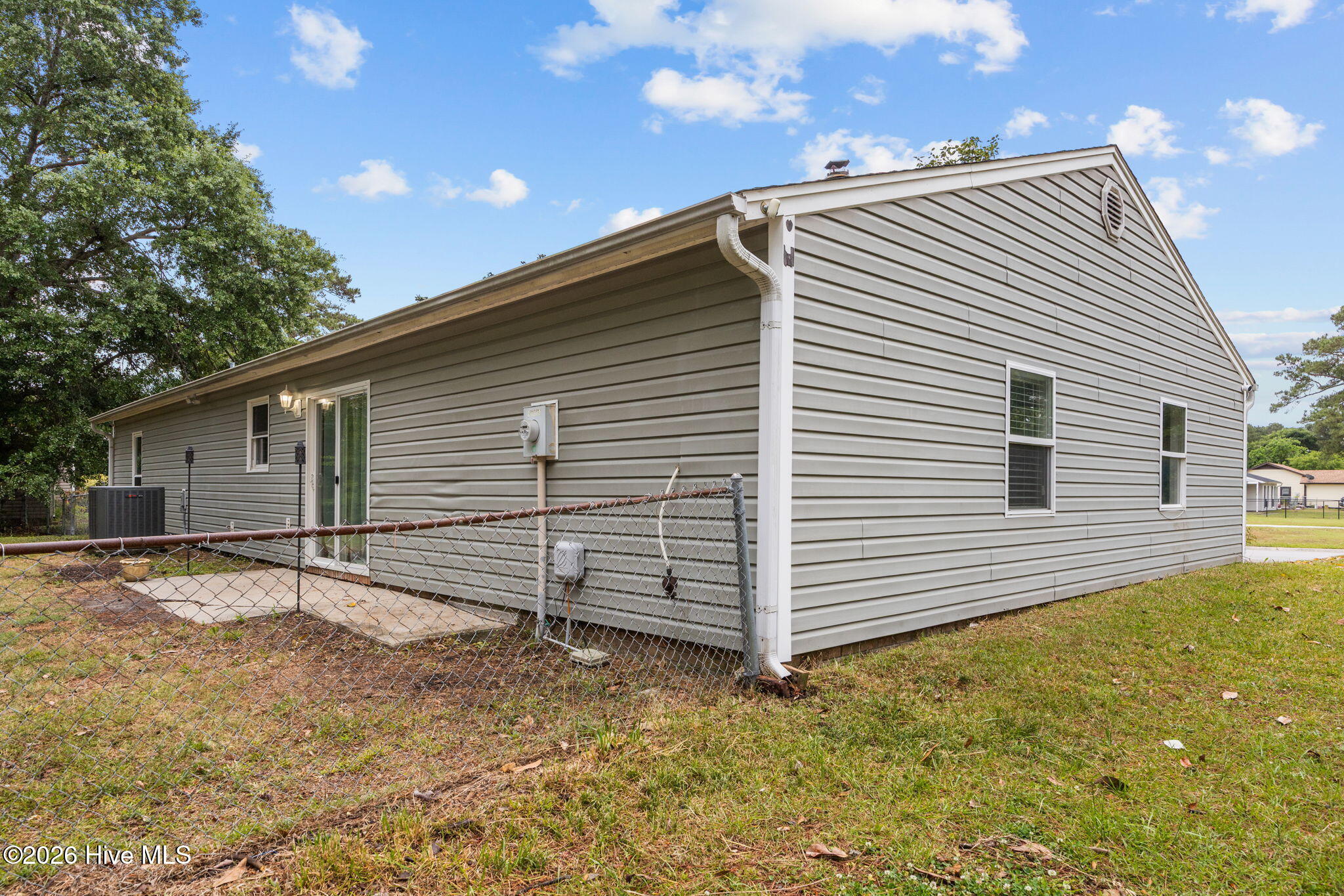 100570195 | Photo 44