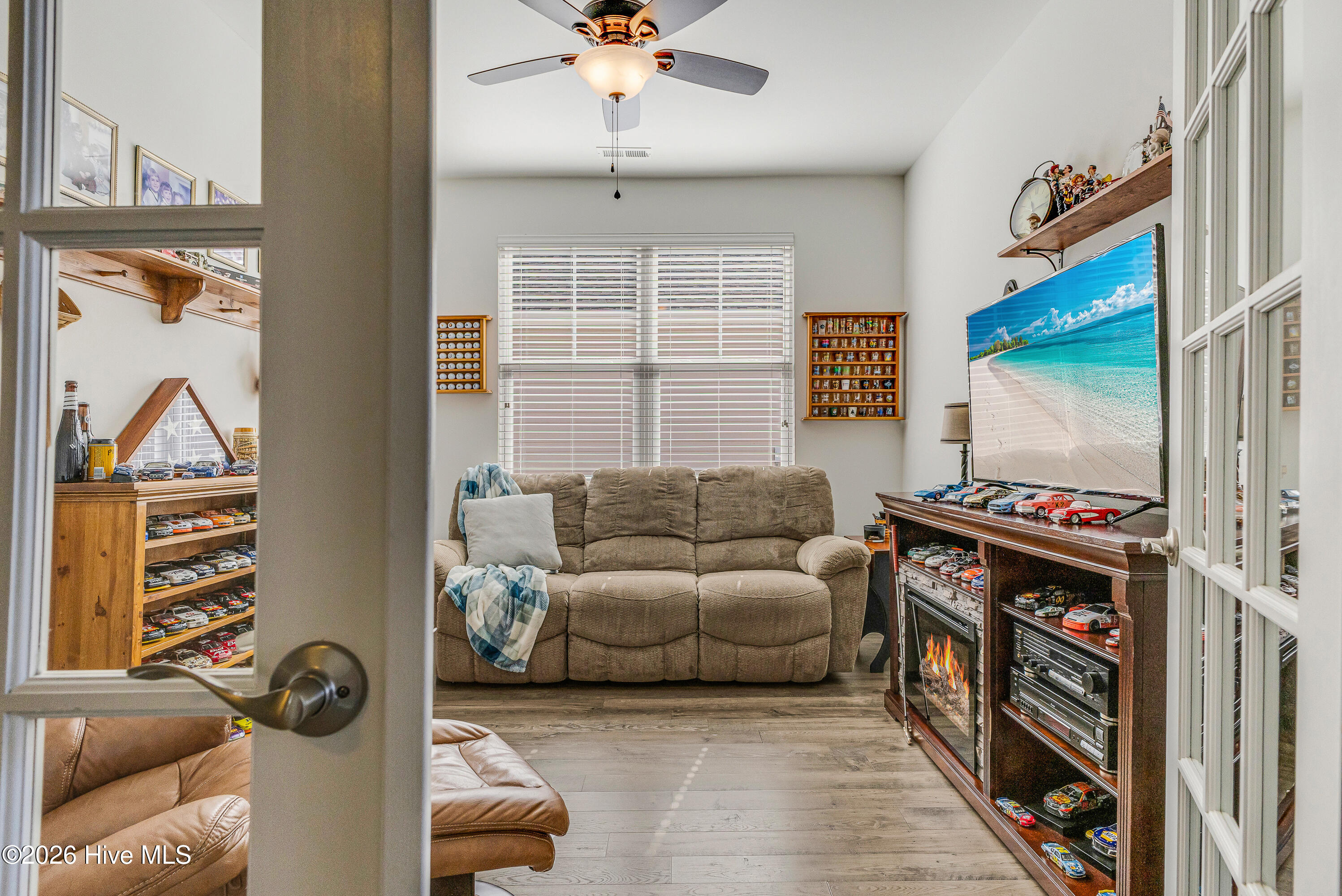 100555117 | Photo 33