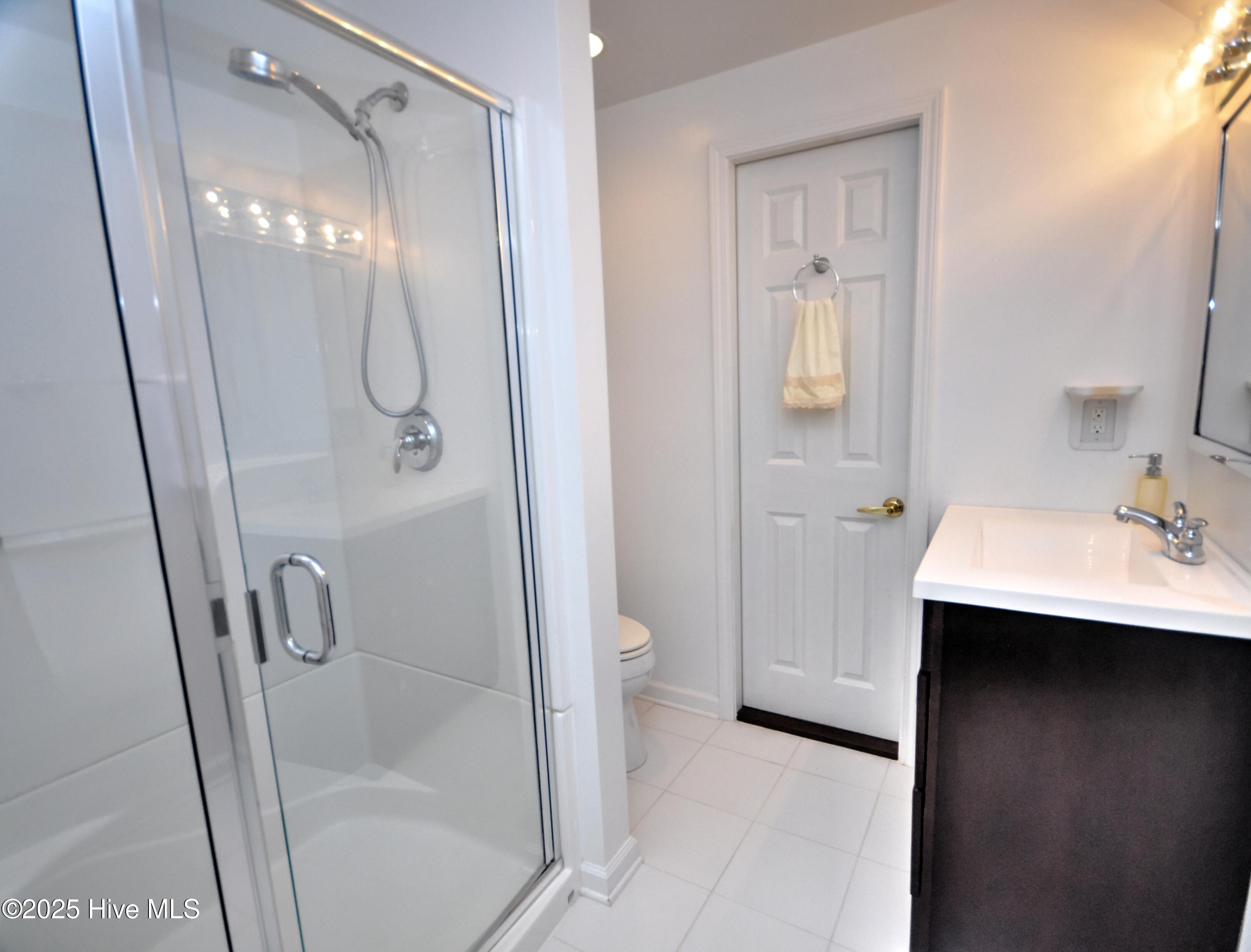 100546216 | Photo 43