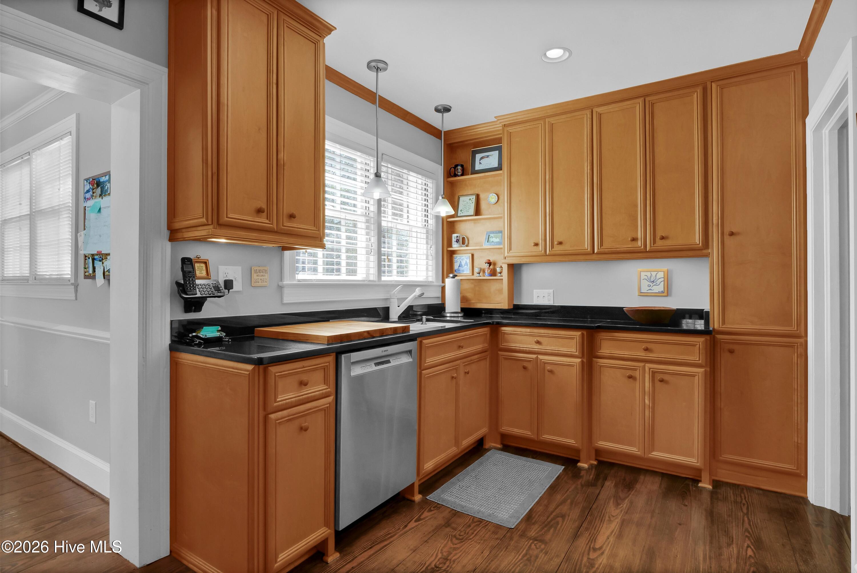 100562468 | Photo 13