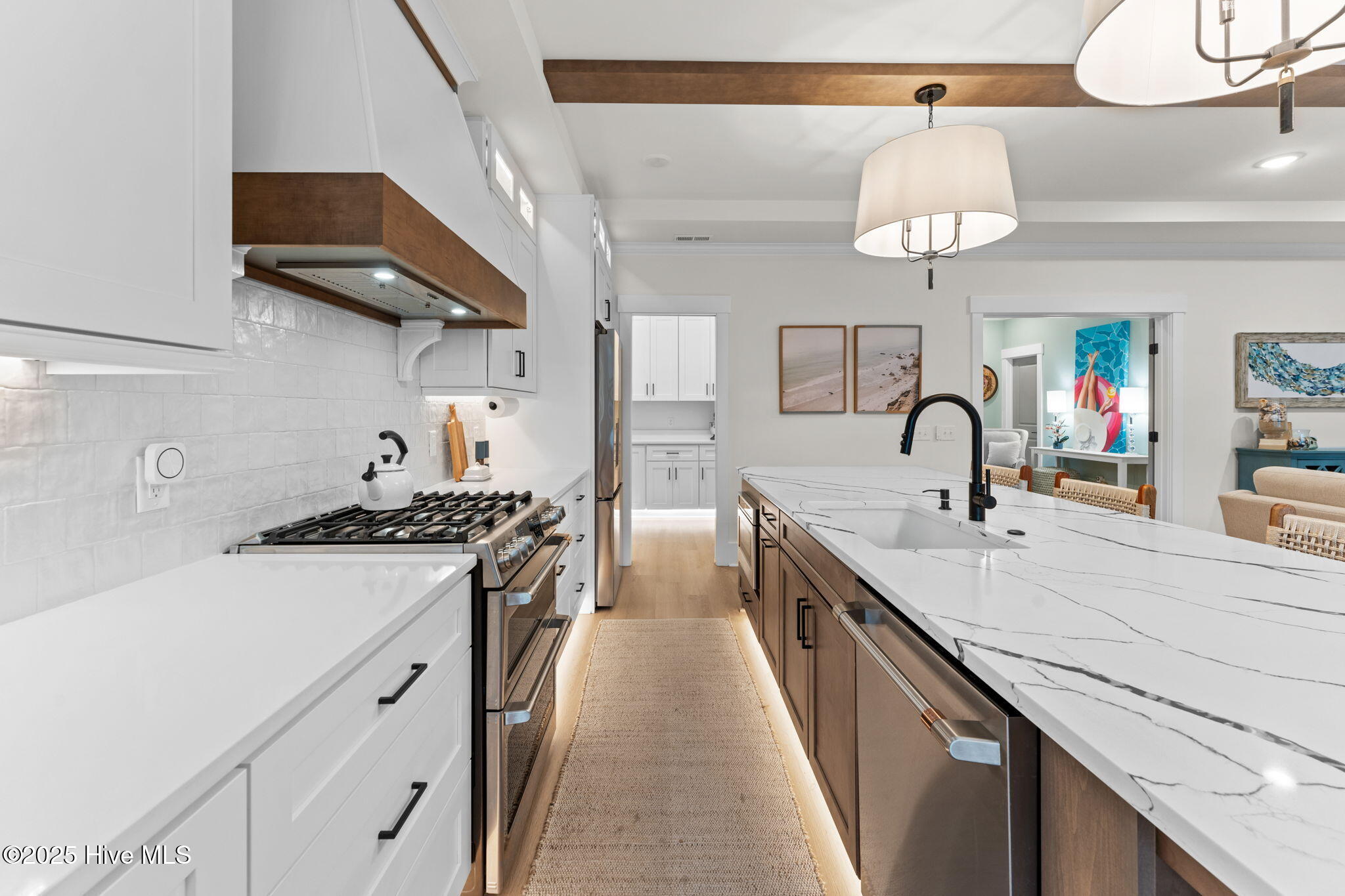 100559638 | Photo 35