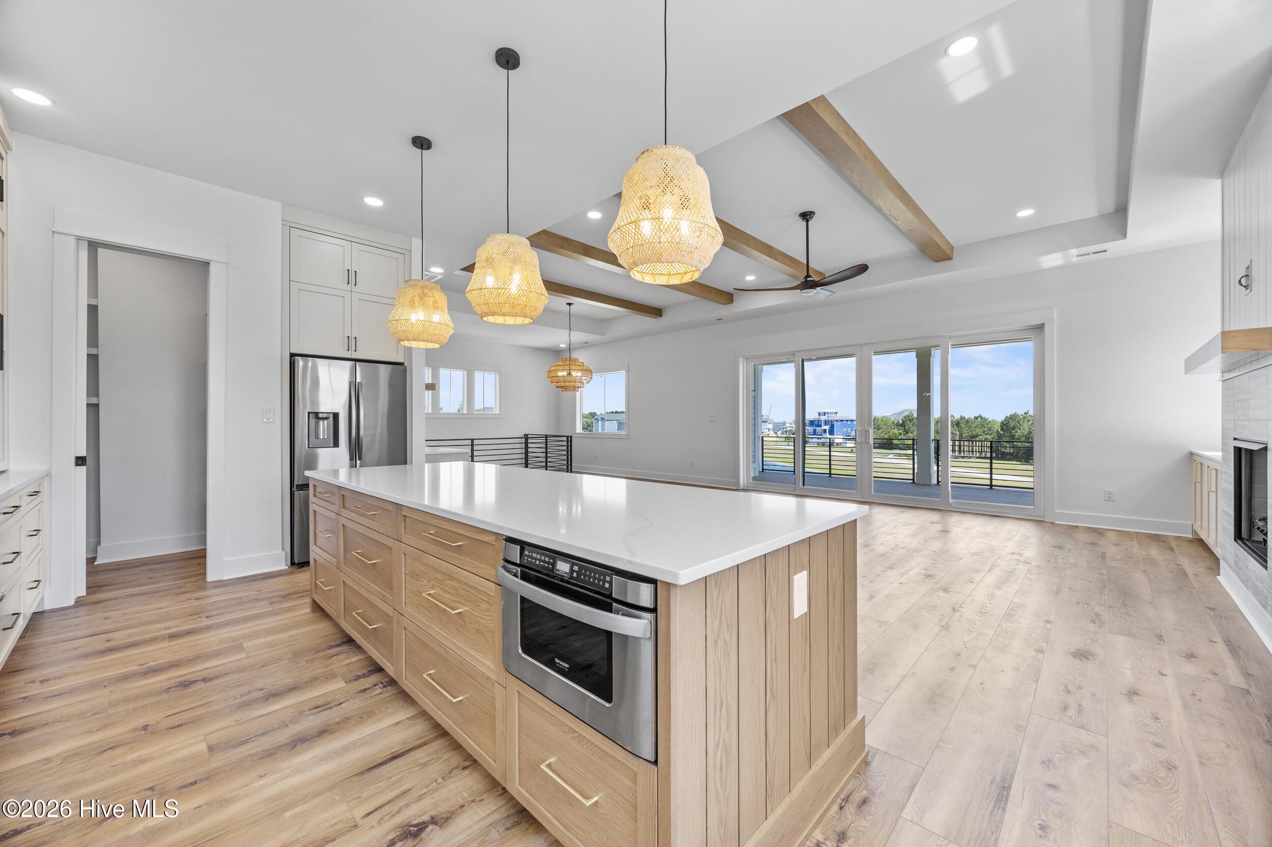 100567625 | Photo 39