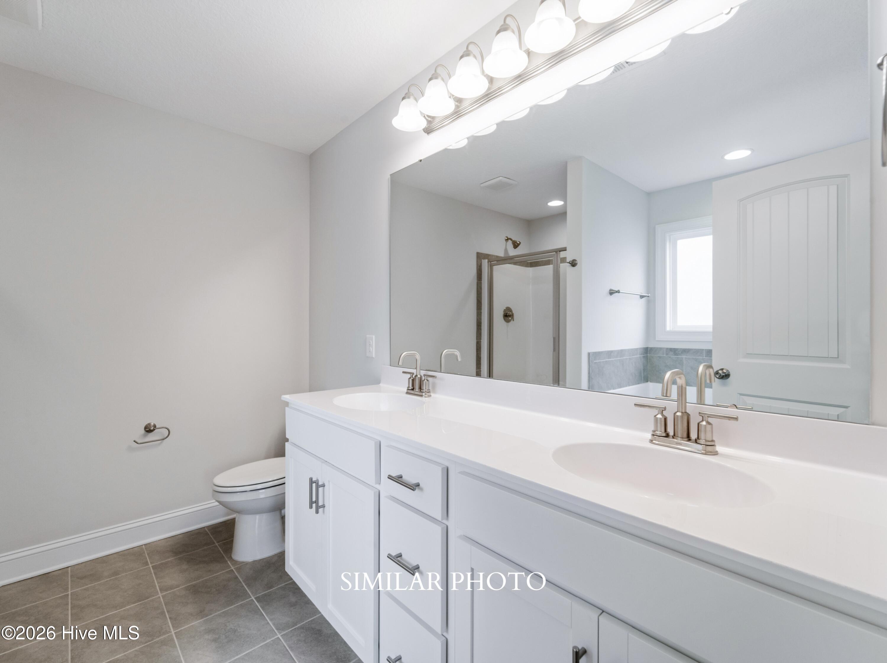 100561244 | Photo 25