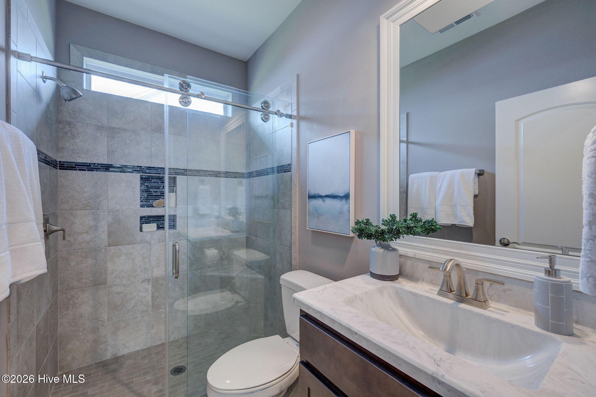 100558232 | Photo 41