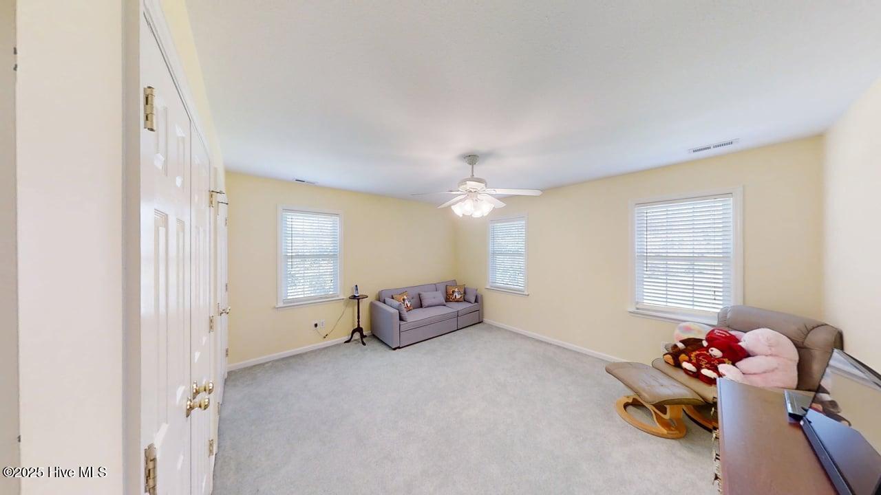 100560010 | Photo 34