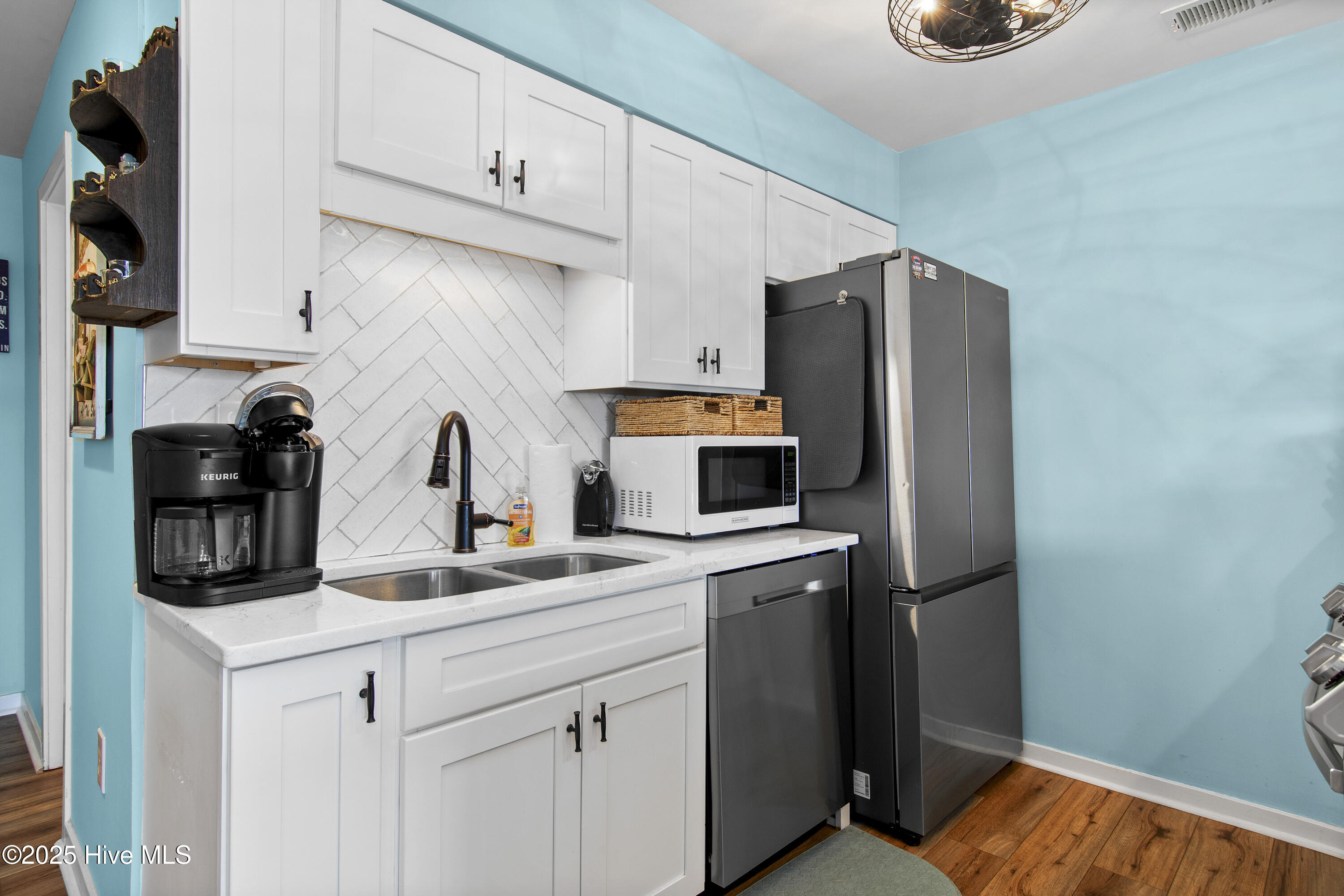 100519388 | Photo 15