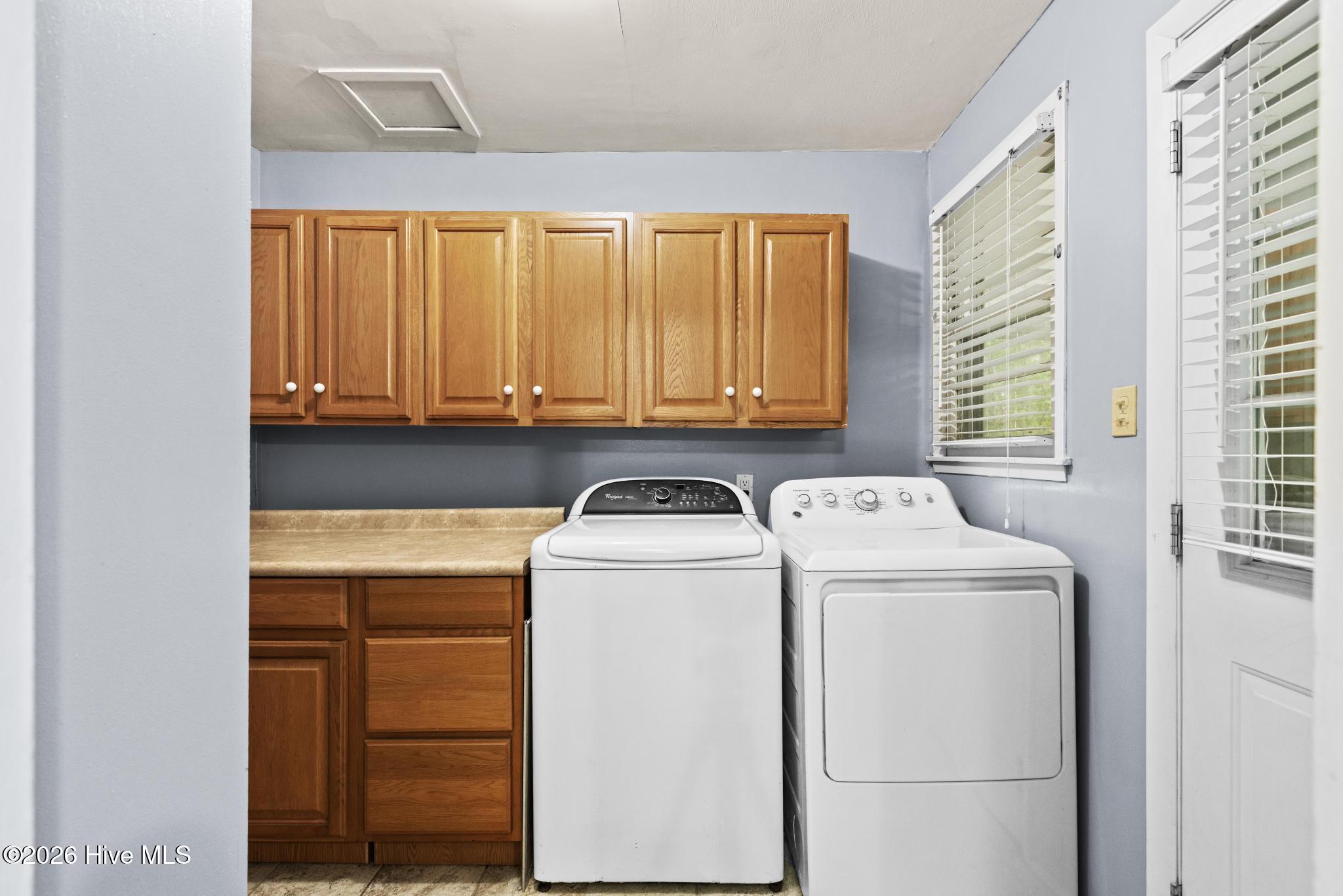 100560797 | Photo 12