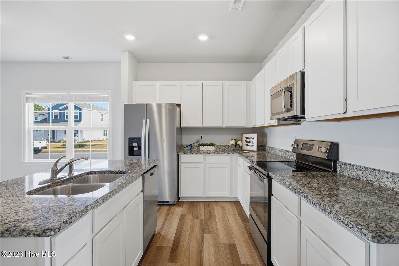 100548864 | Photo 14