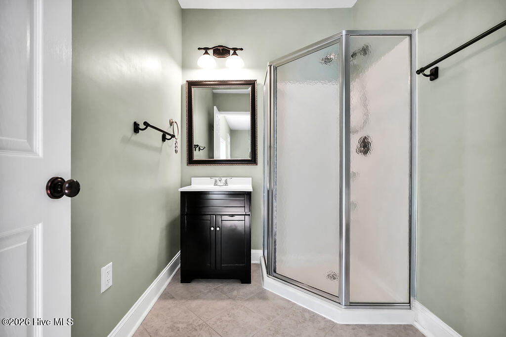 100562236 | Photo 11